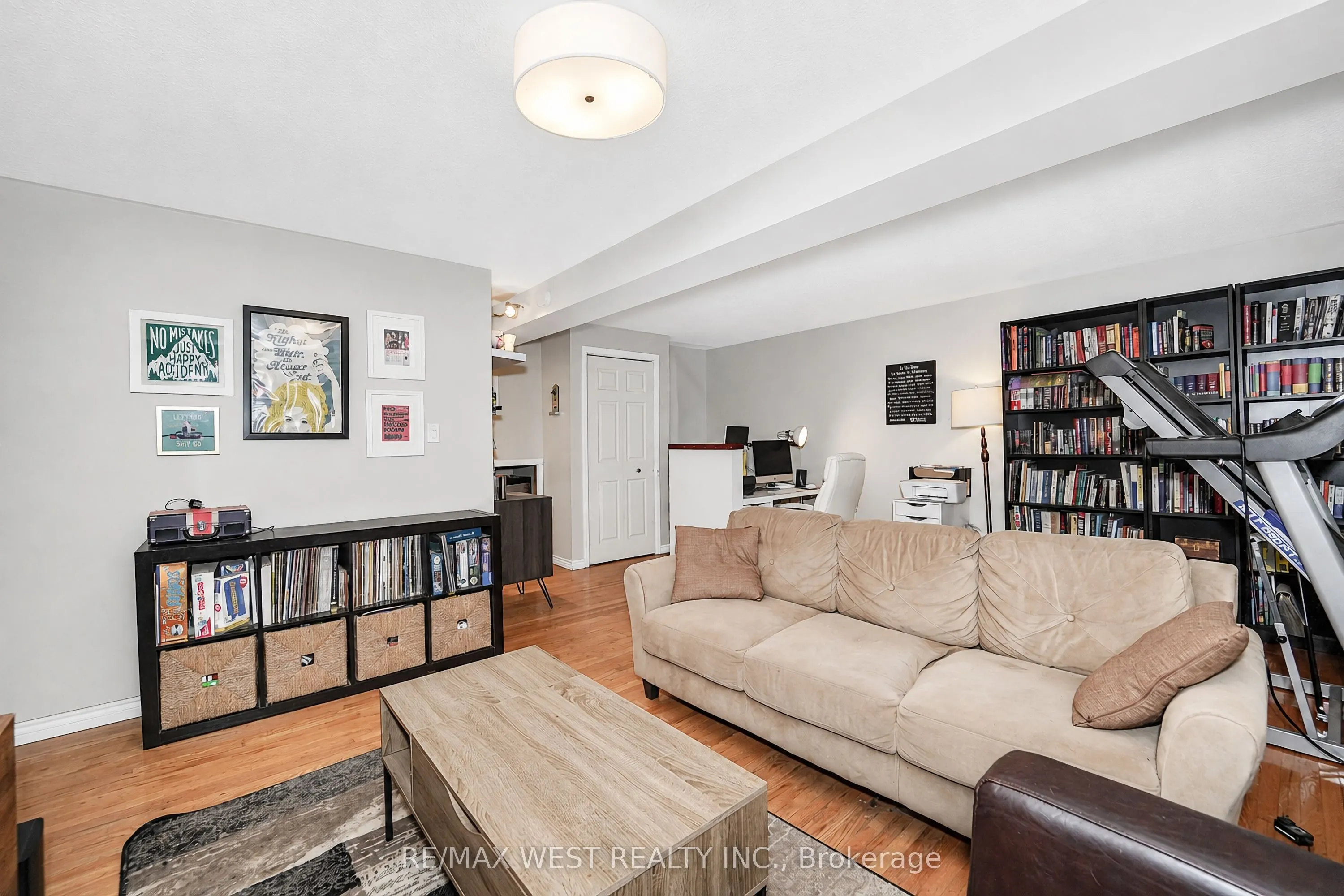 1105 Valley Court