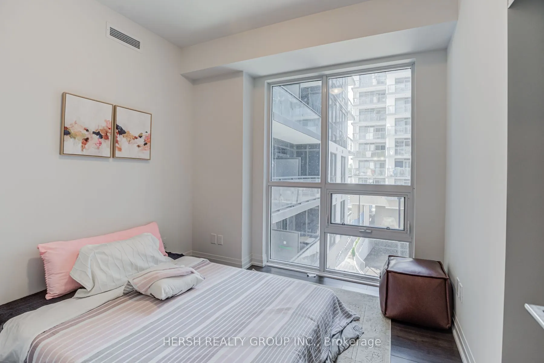 10 Meadowglen Place #201