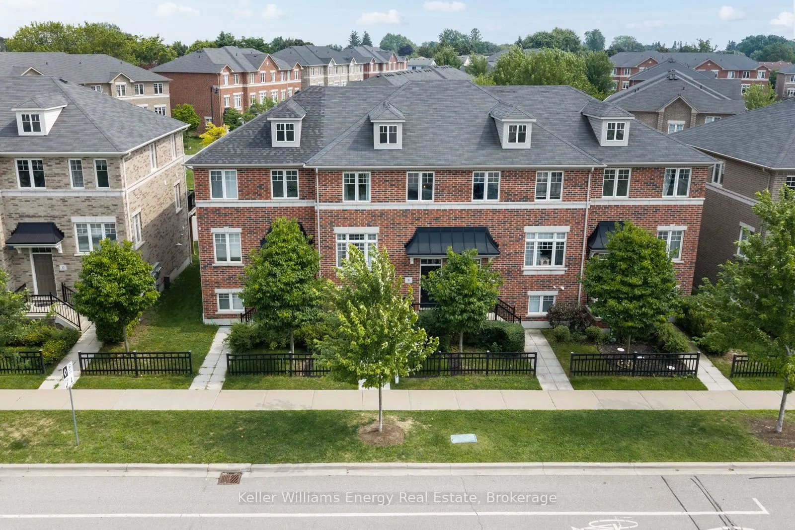 16 Streathern Way