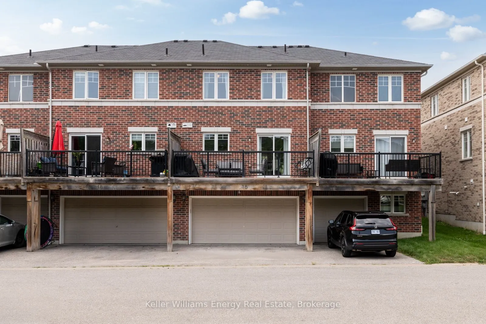 16 Streathern Way
