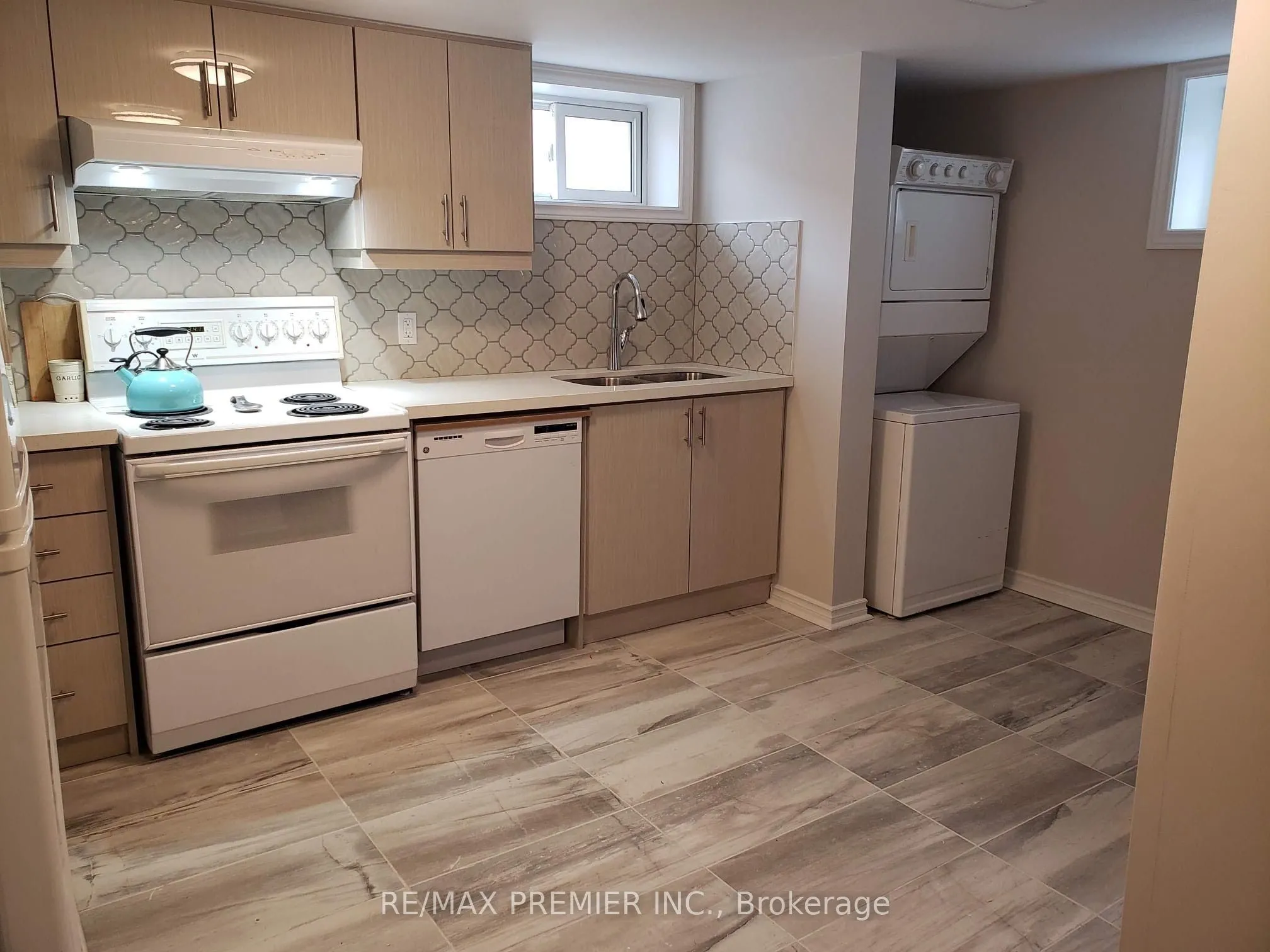 40 Byng Avenue #Lower