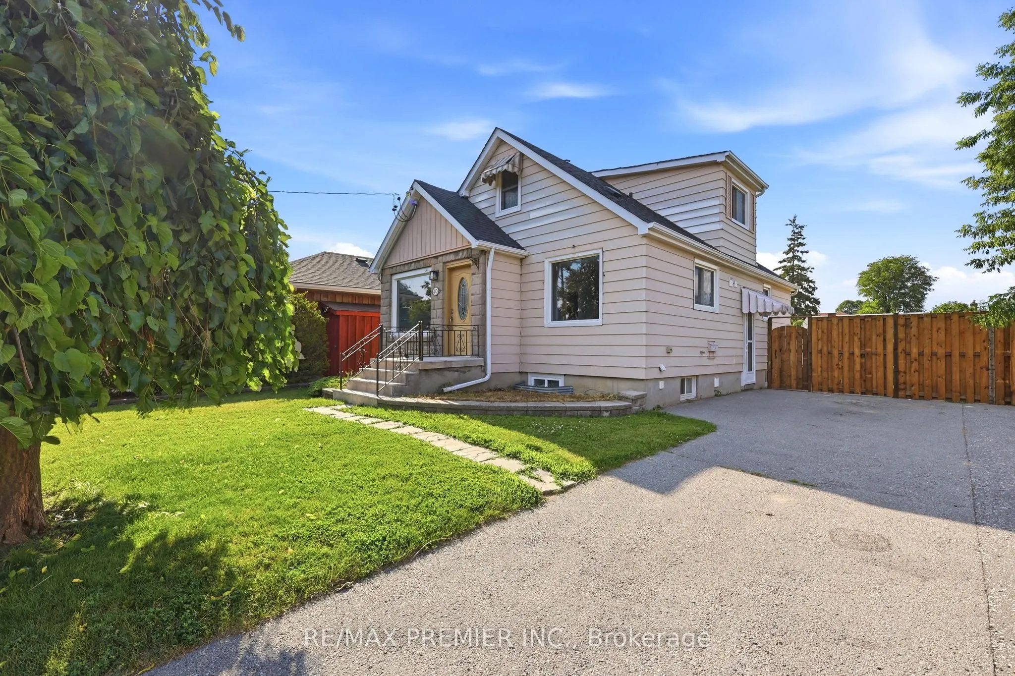 40 Byng Avenue #Lower