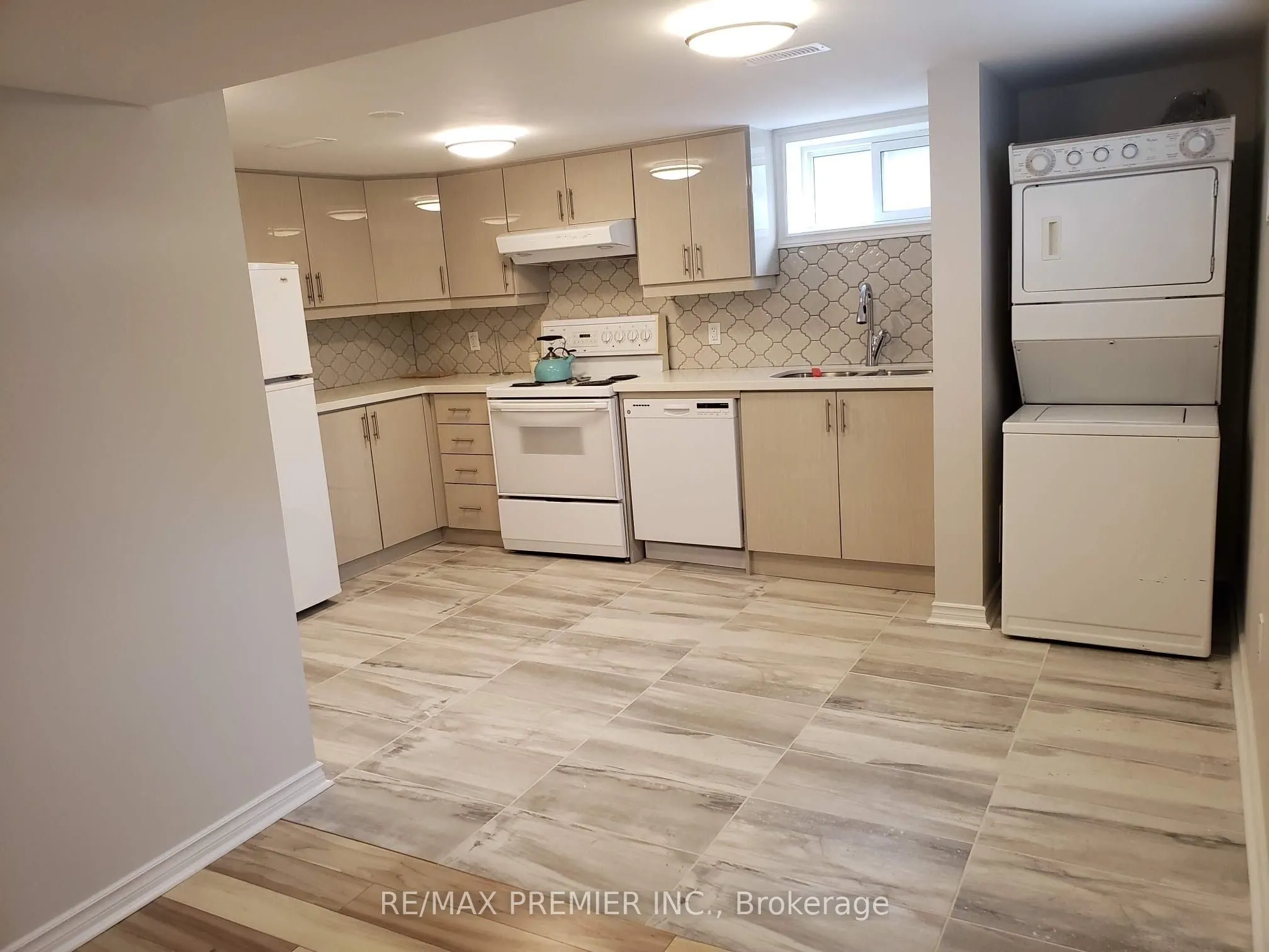 40 Byng Avenue #Lower