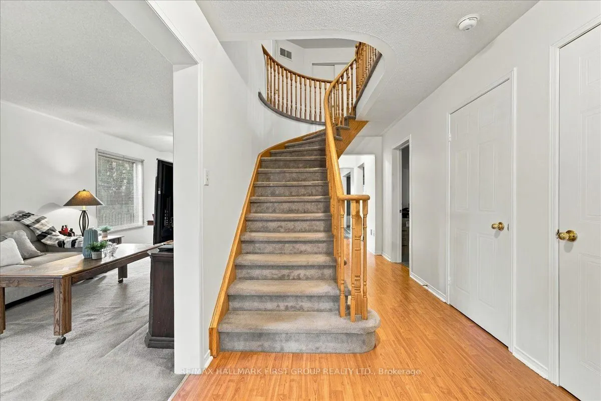 989 Deer Valley Drive
