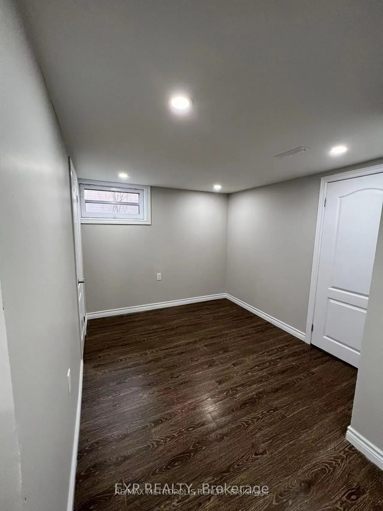 6 Mid Pines Road #Bsmt