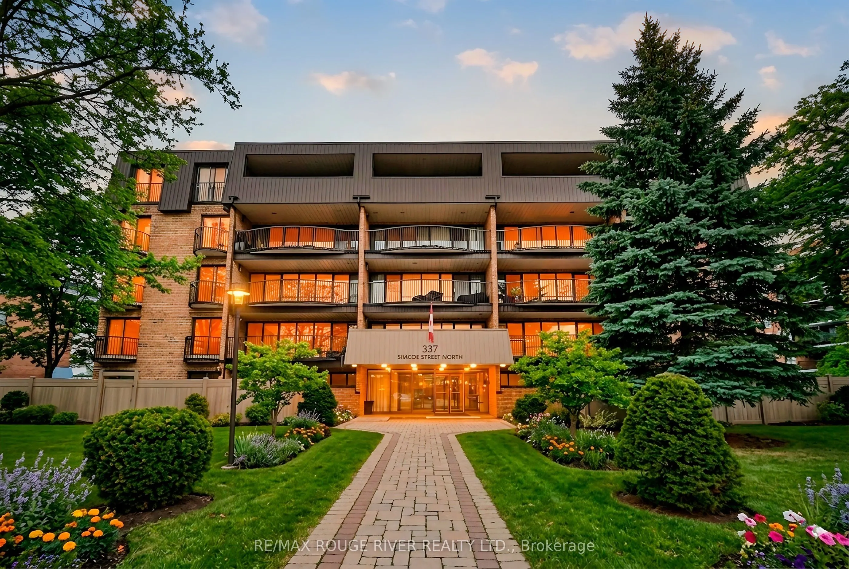 337 Simcoe Street #401
