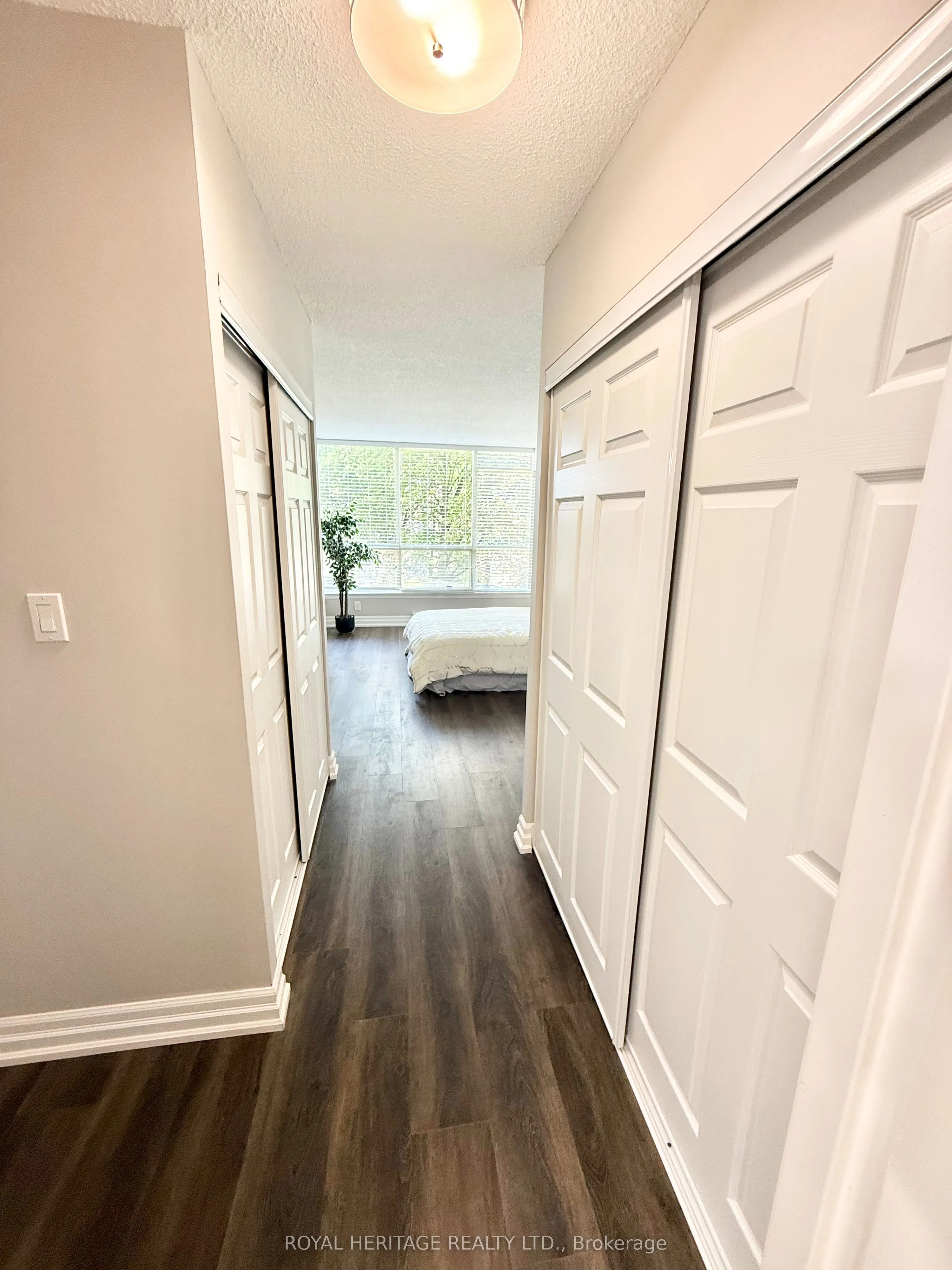 20 guildwood Parkway #207