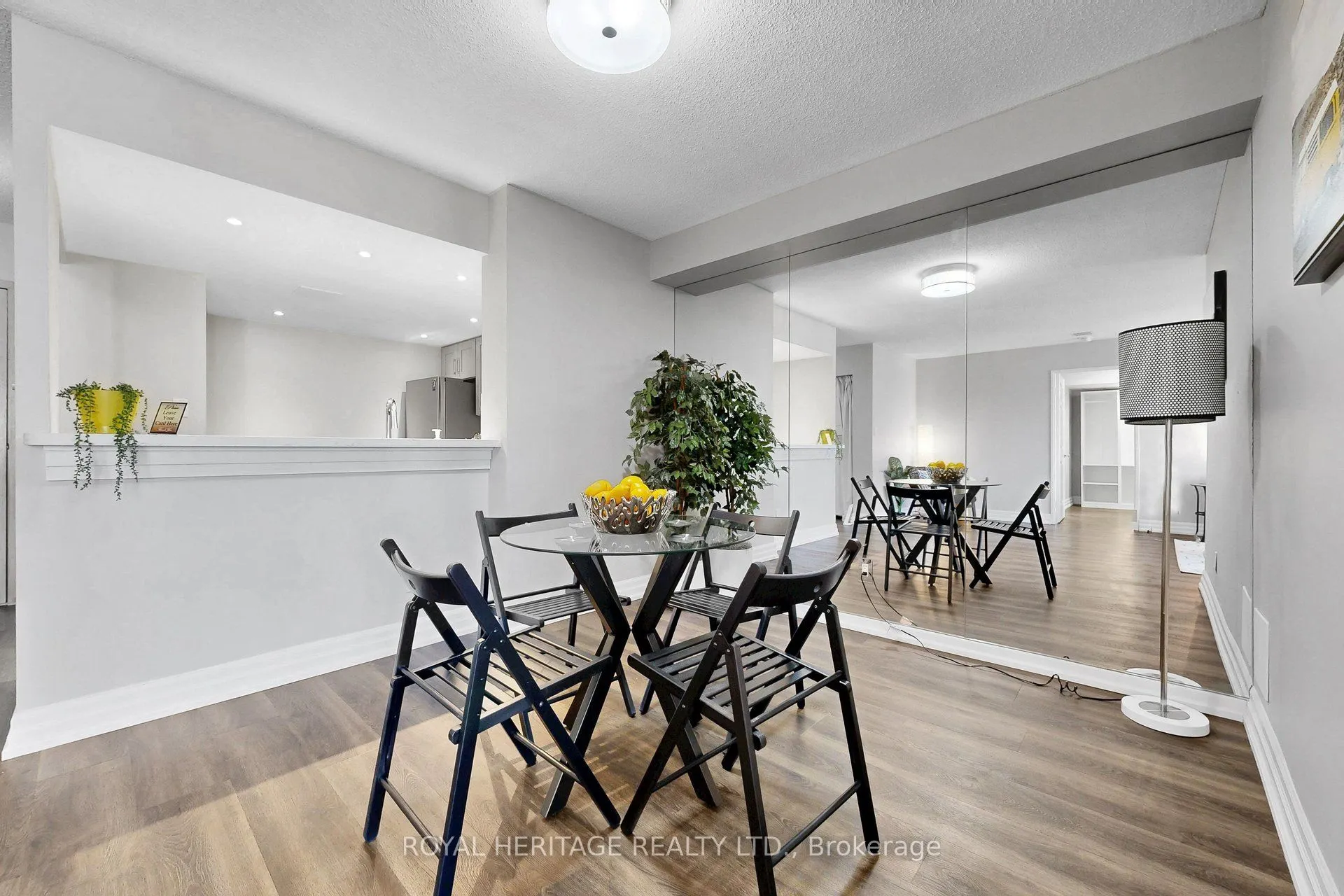 20 guildwood Parkway #207