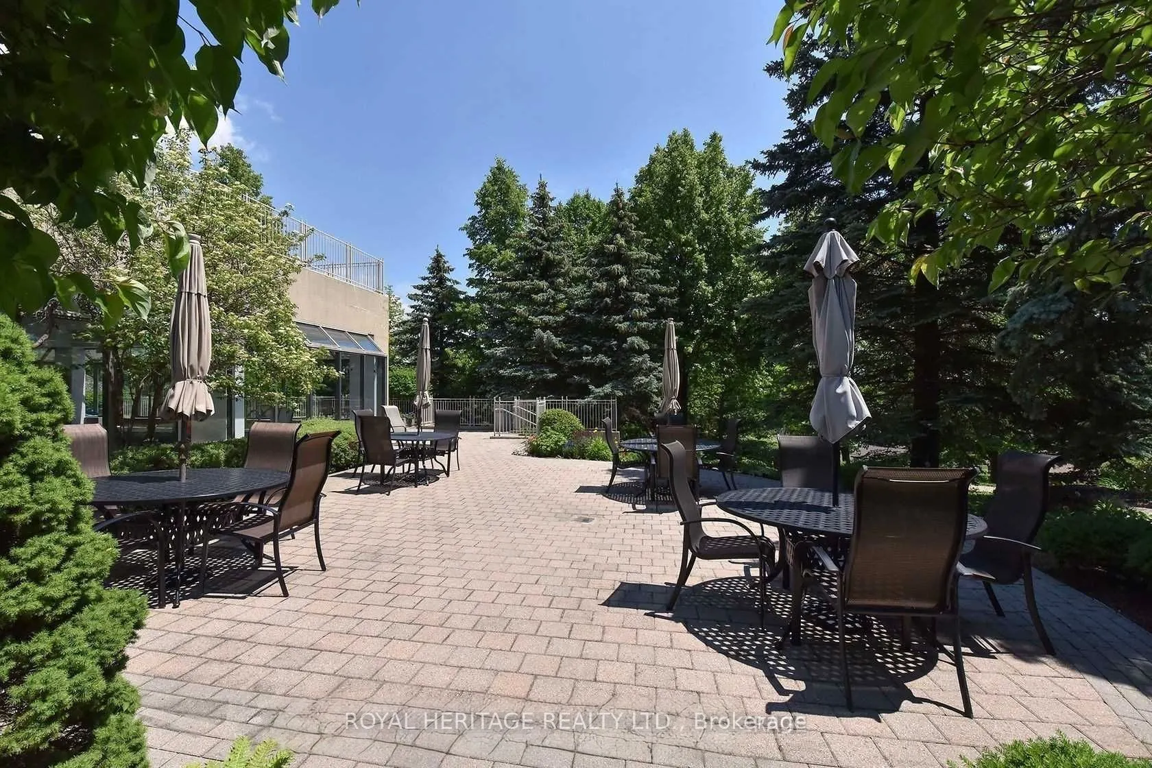 20 guildwood Parkway #207
