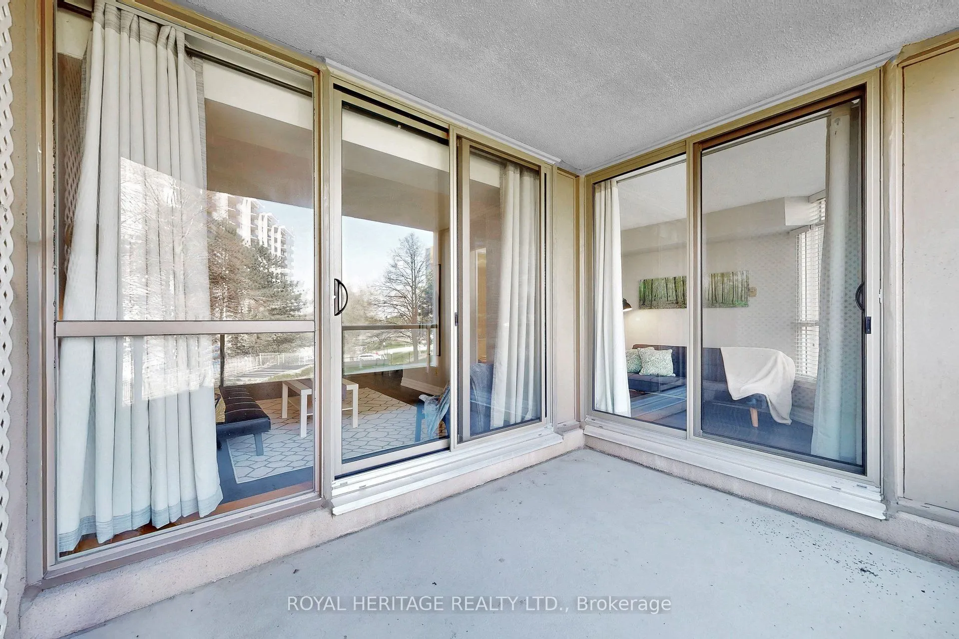20 guildwood Parkway #207