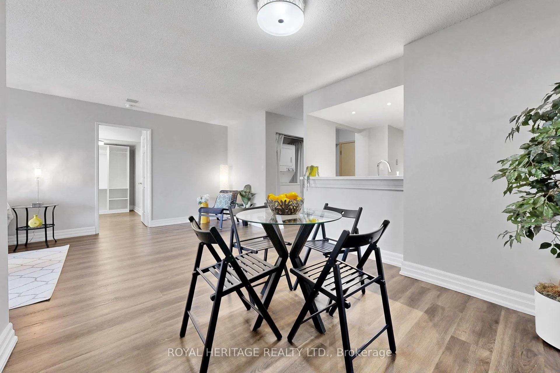 20 guildwood Parkway #207