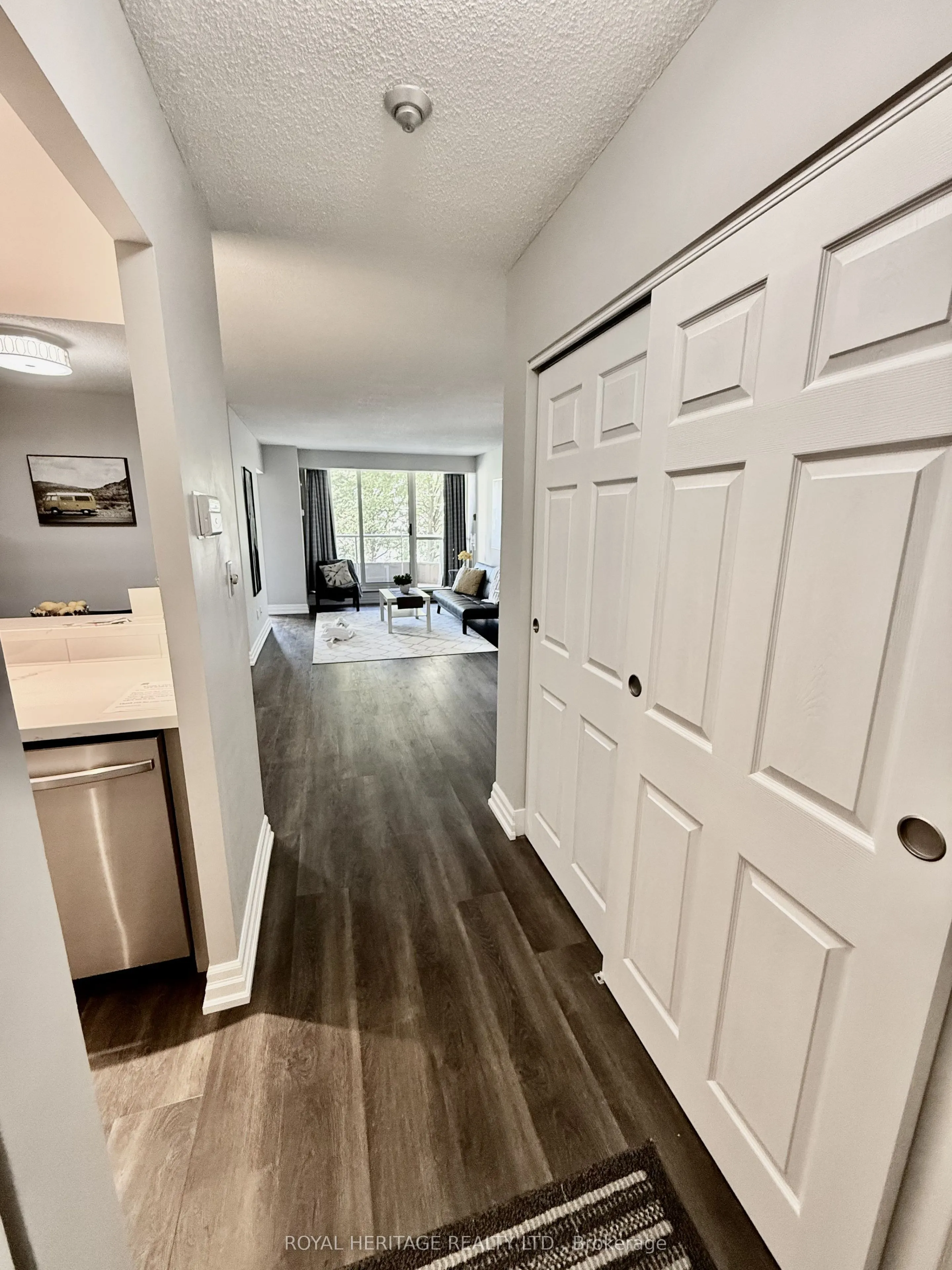 20 guildwood Parkway #207