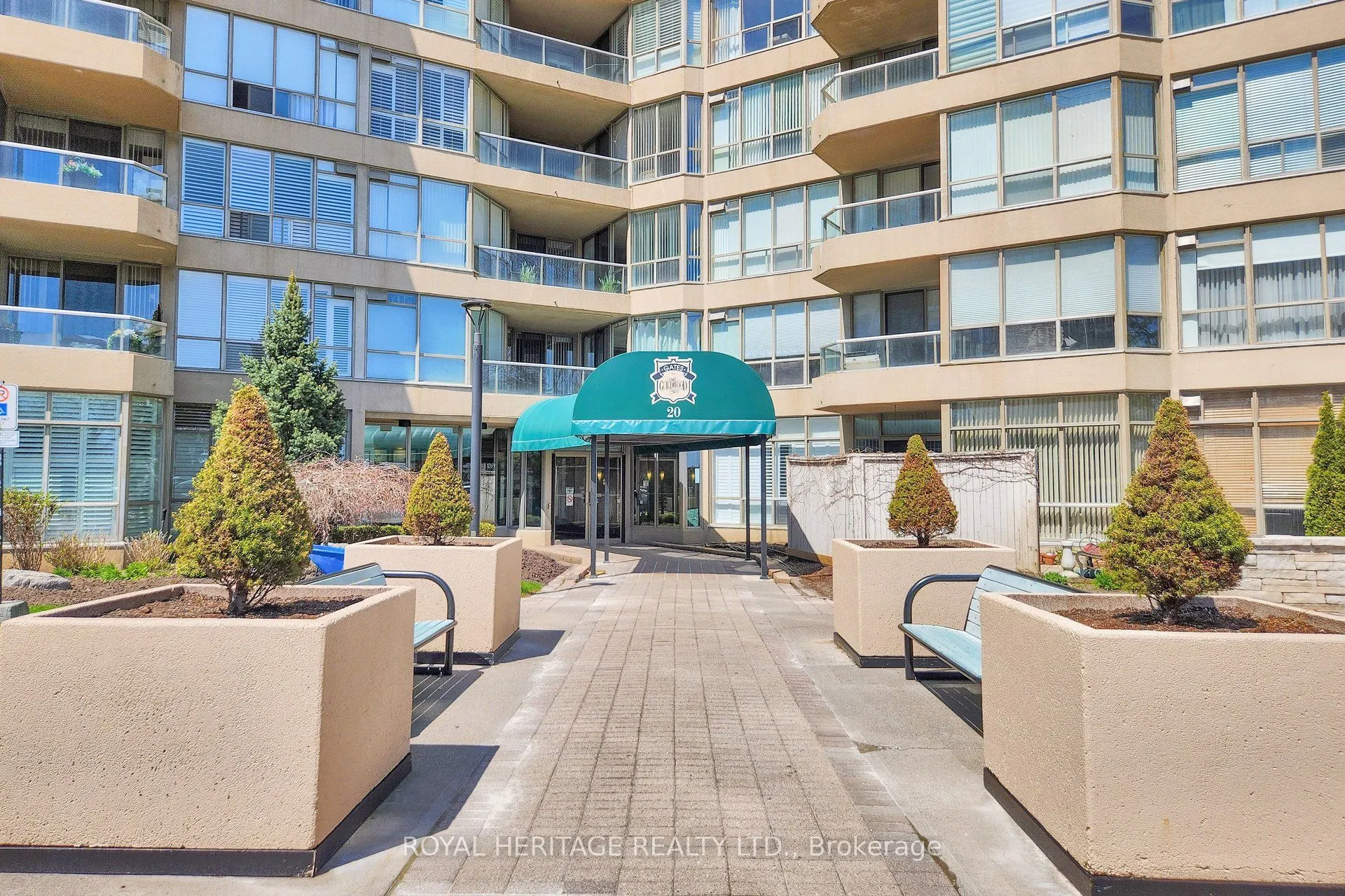 20 guildwood Parkway #207