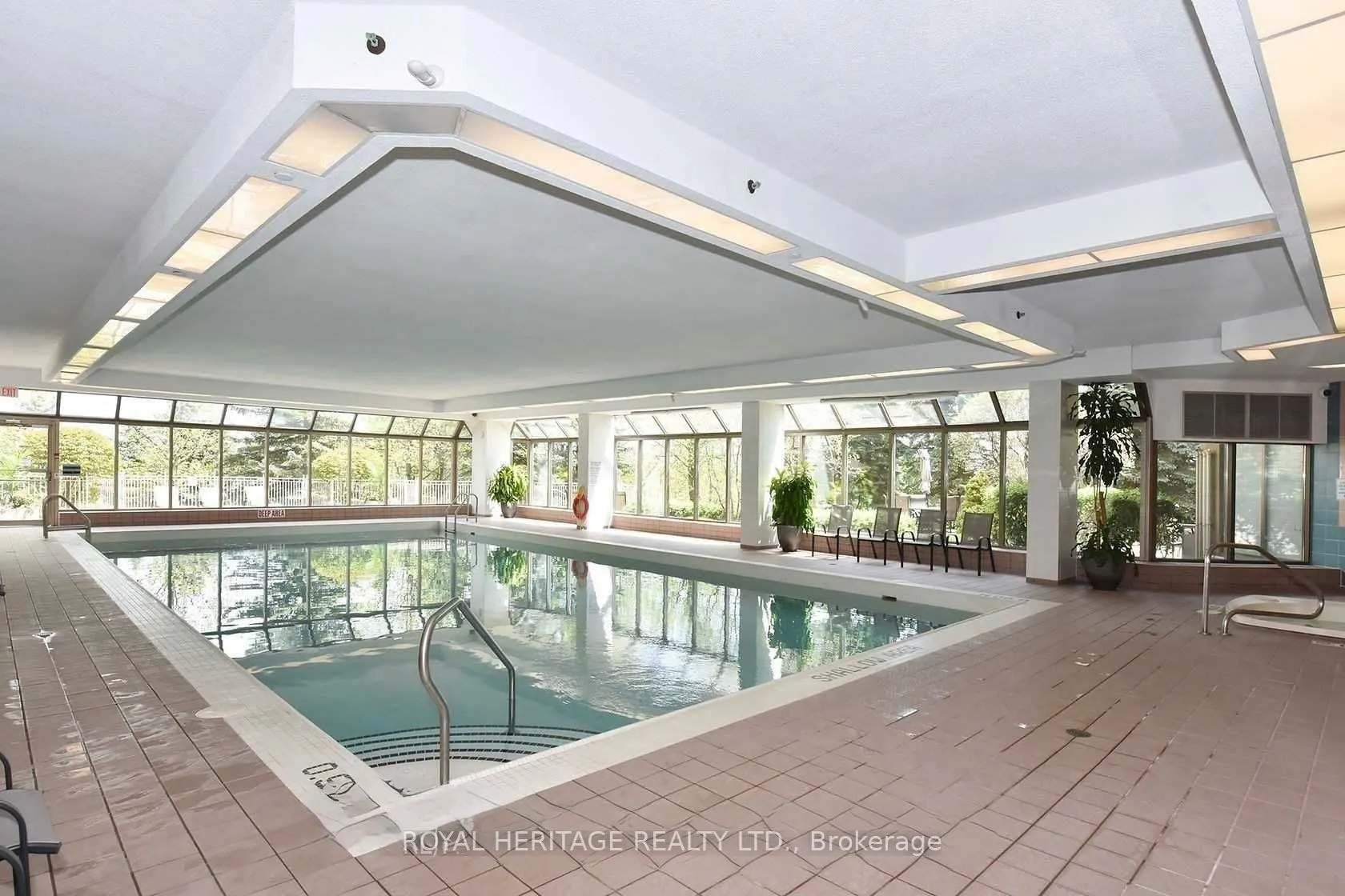 20 guildwood Parkway #207
