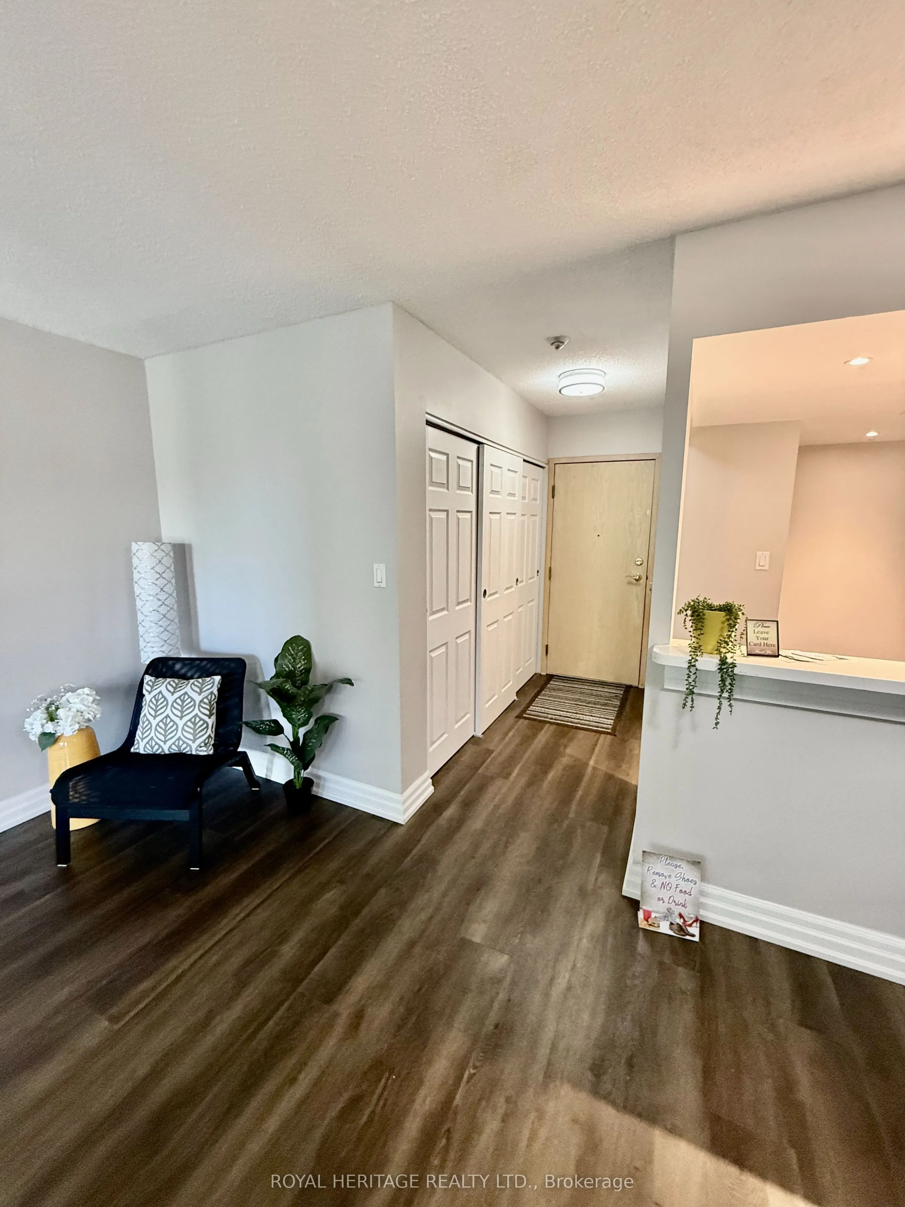 20 guildwood Parkway #207