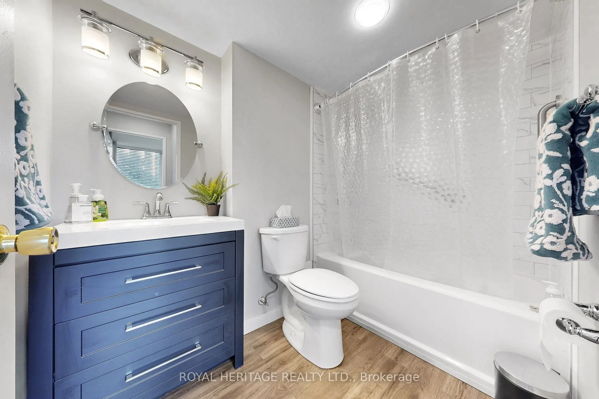 20 guildwood Parkway #207
