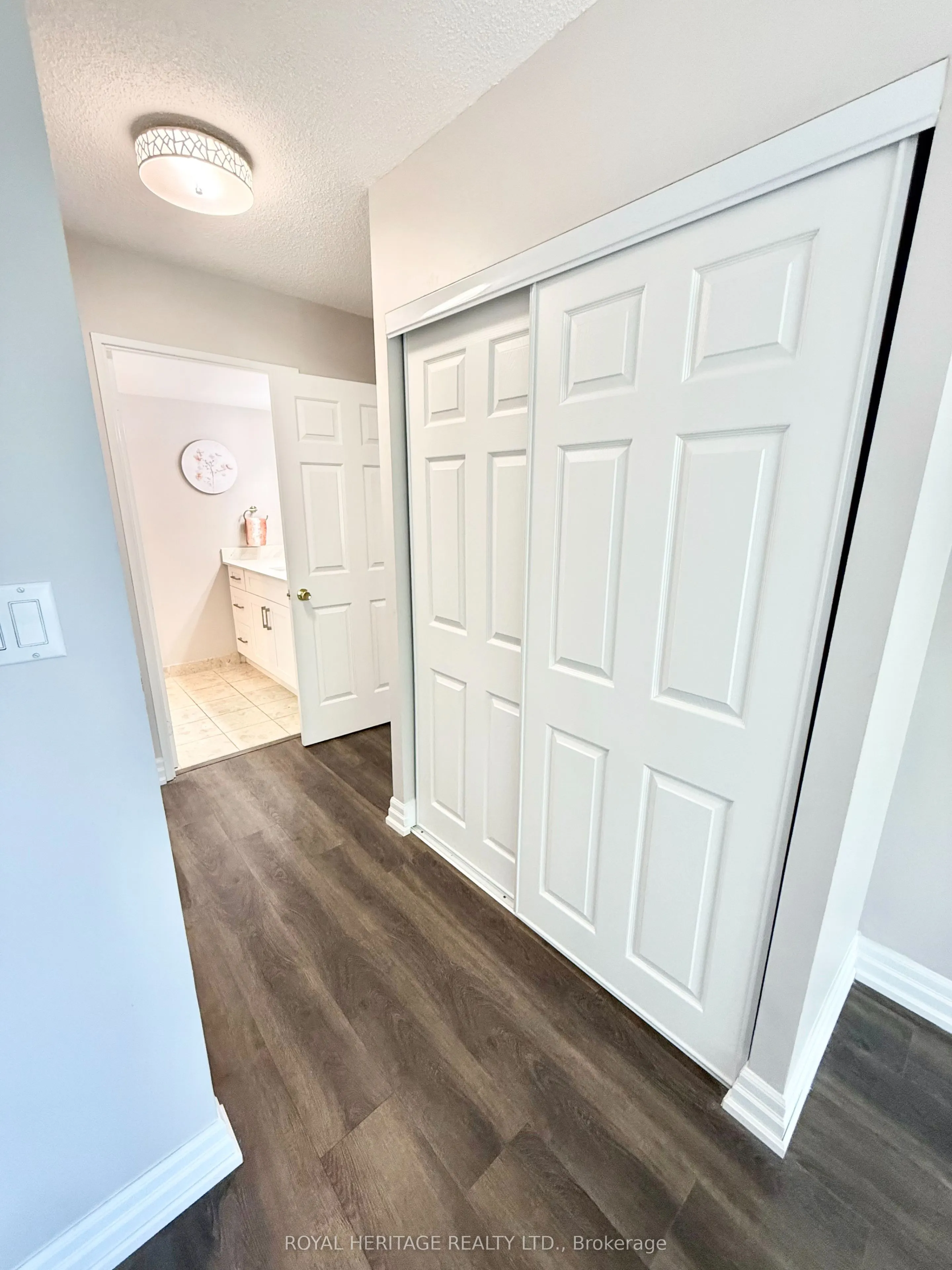 20 guildwood Parkway #207