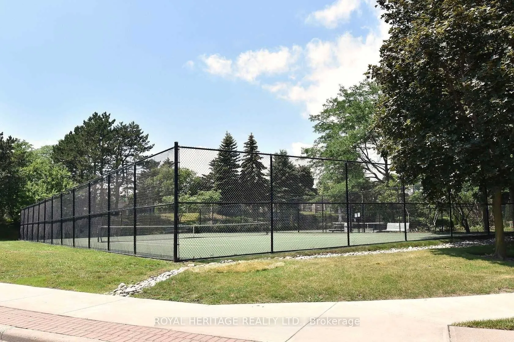 20 guildwood Parkway #207