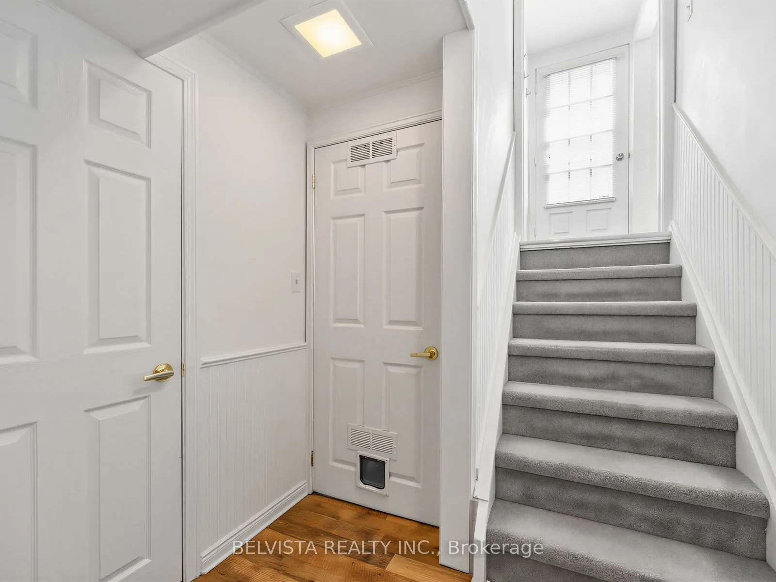 7 Agate Road