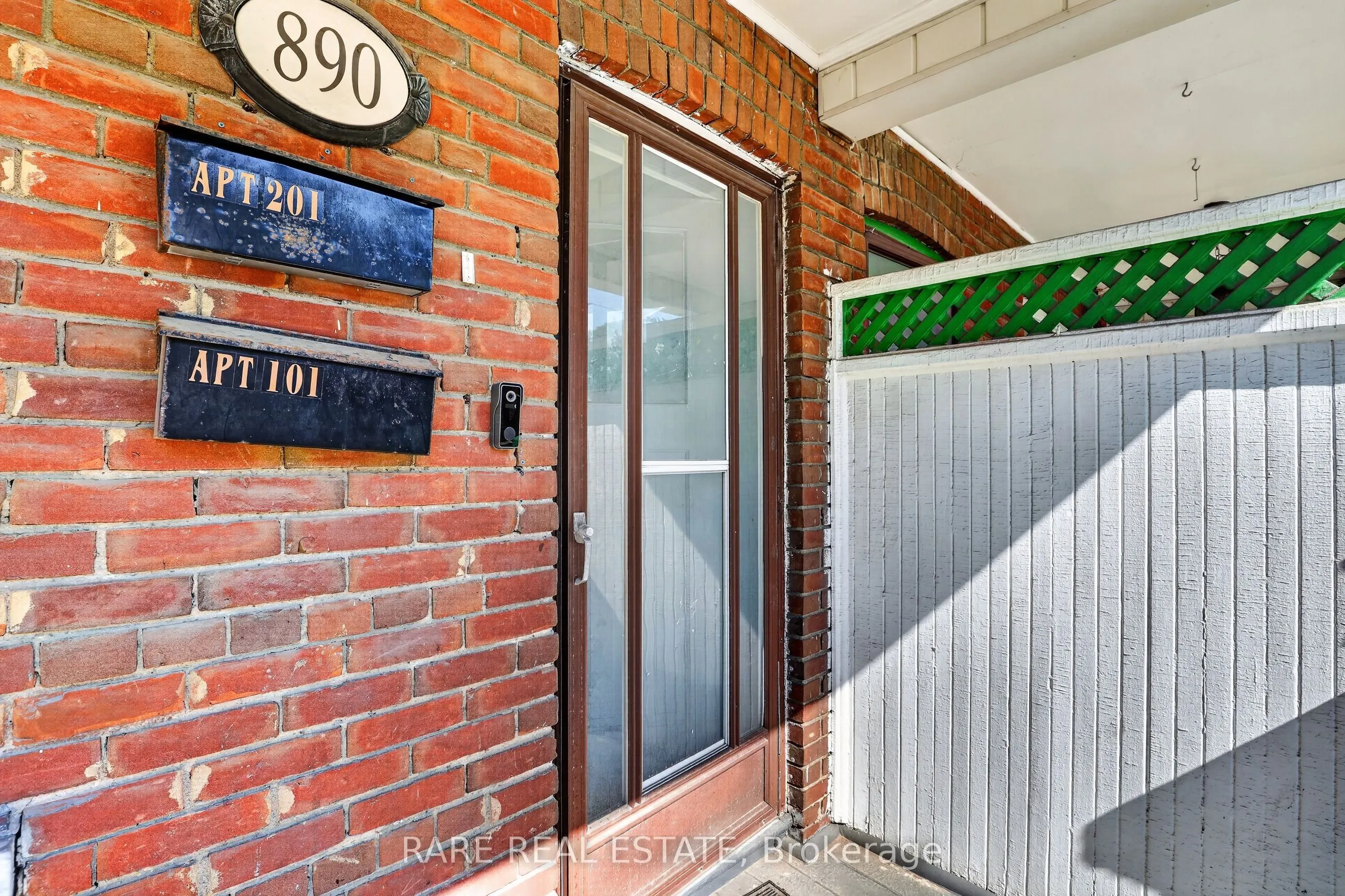 890 & 892 Broadview Avenue