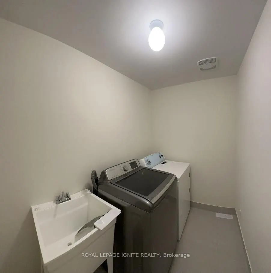25 Jack Potts Way