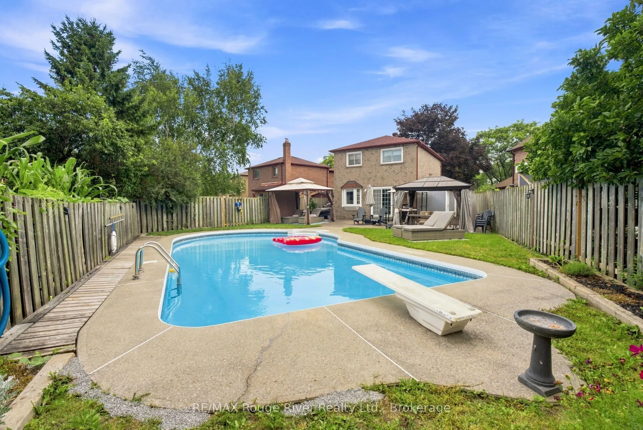 49 Fisher Crescent
