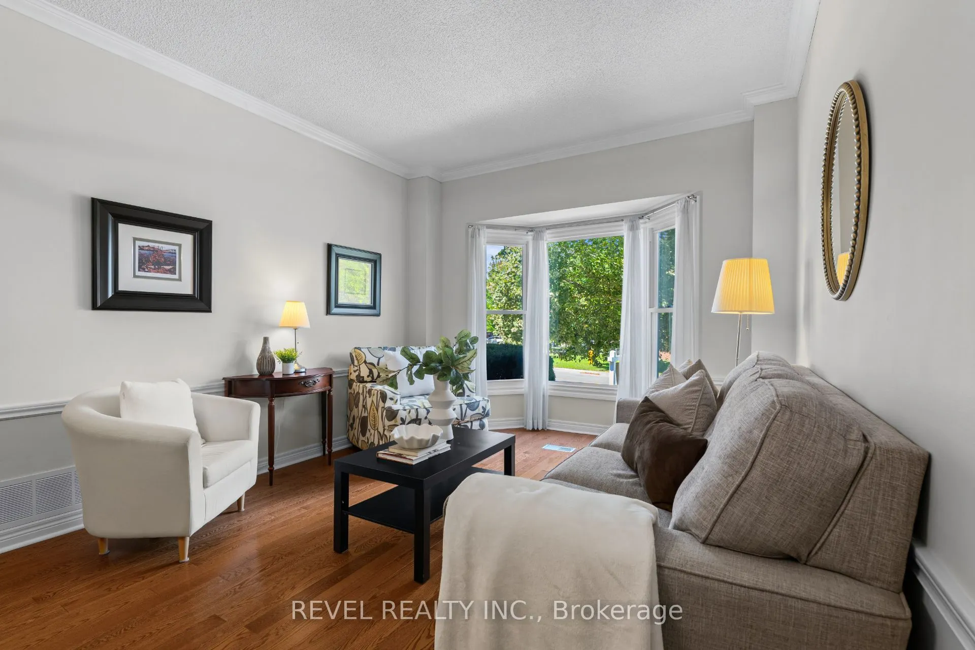 1610 Heathside Crescent