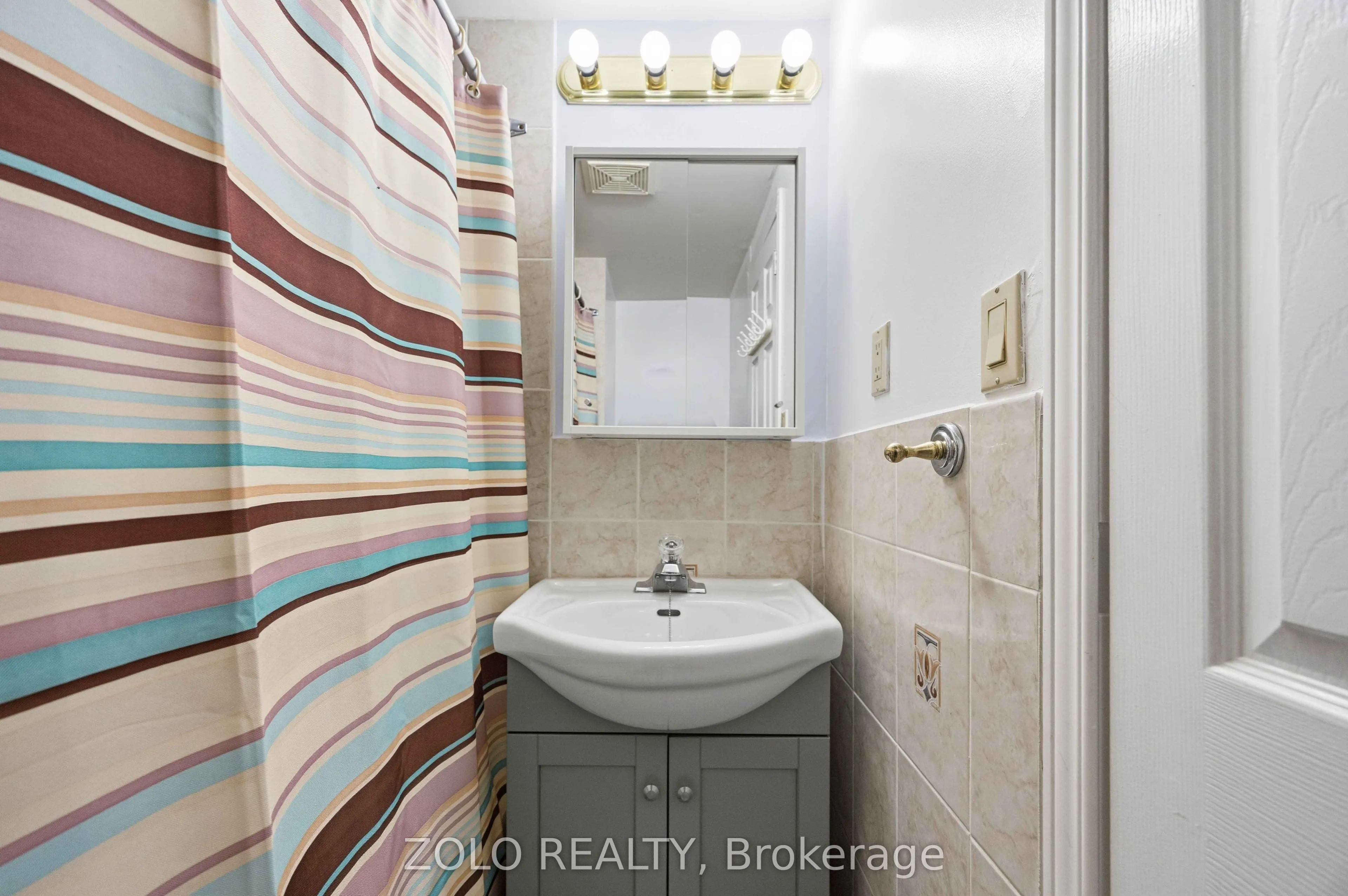 82 Piperbrook Crescent