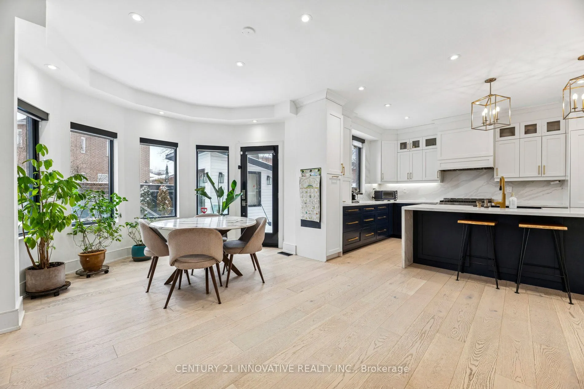 6 Devonridge Crescent