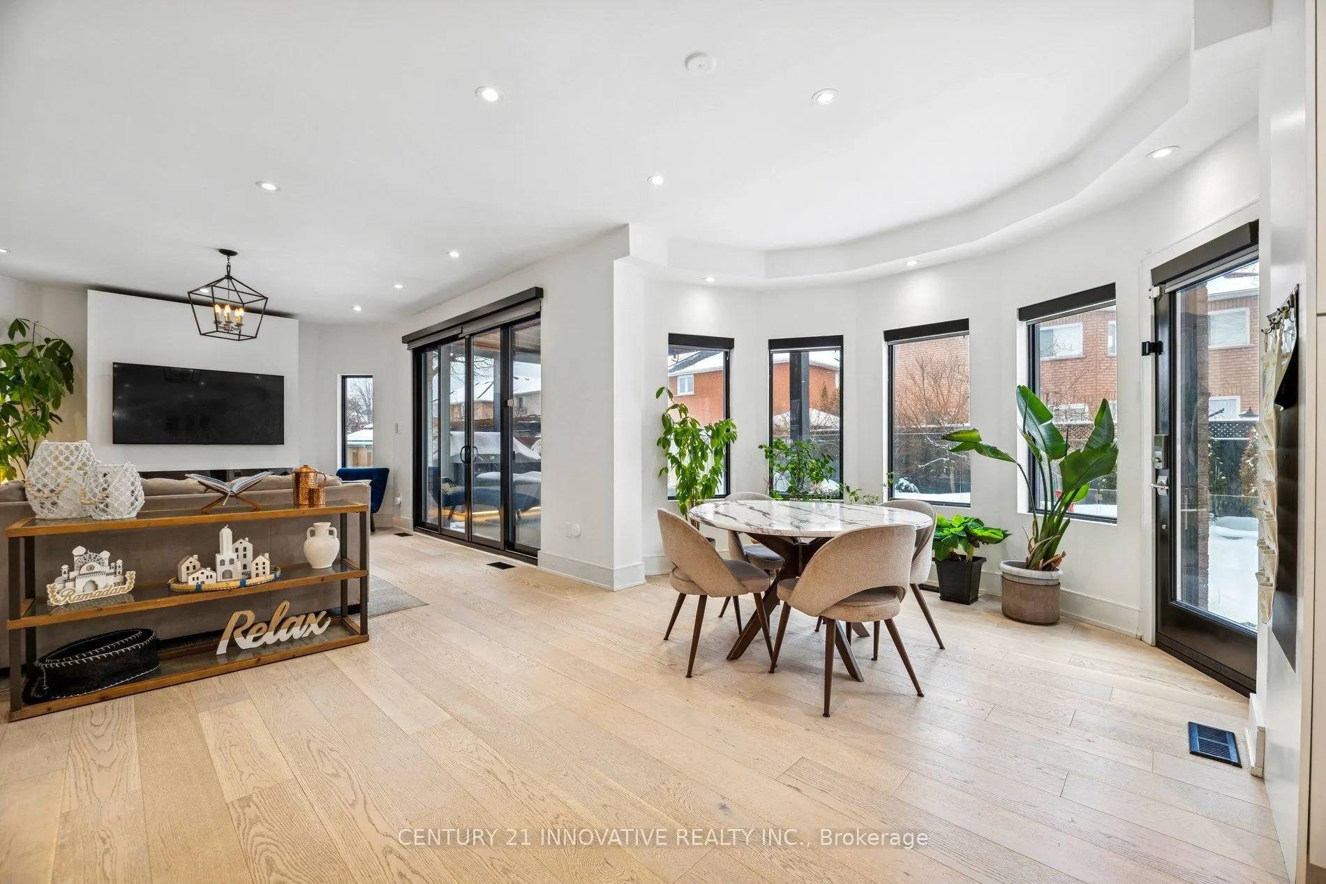 6 Devonridge Crescent
