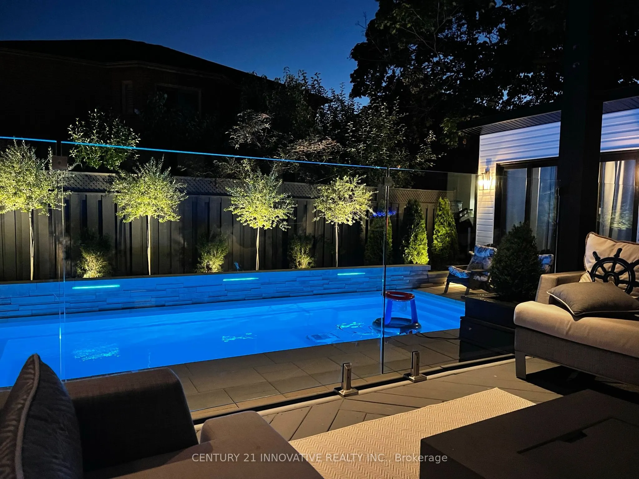 6 Devonridge Crescent