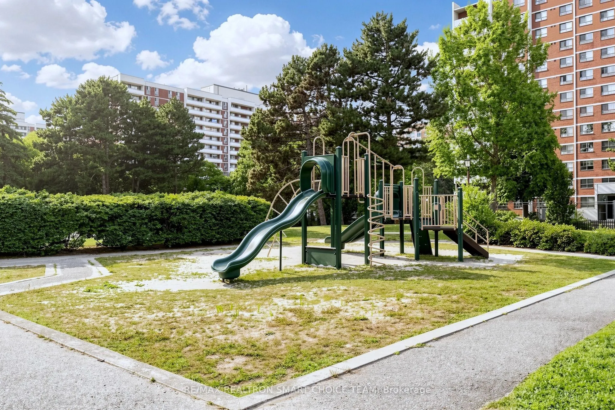 1250 Bridletowne Circle #907