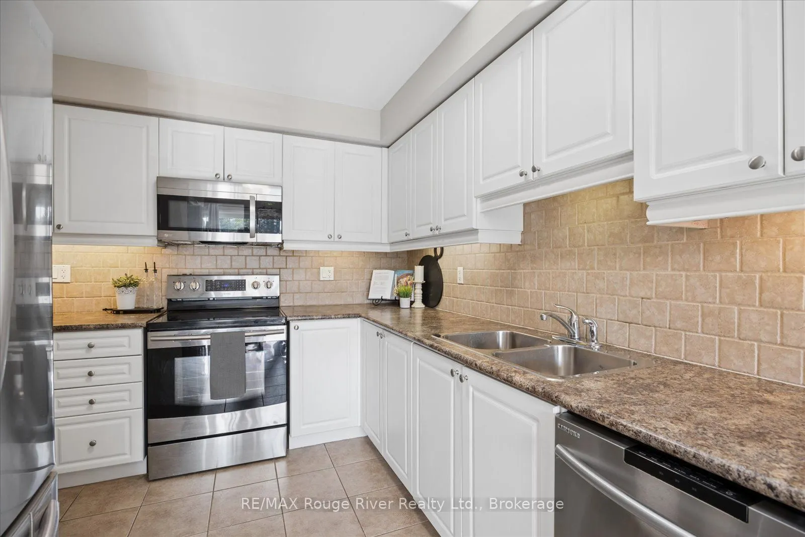 85 Lander Crescent