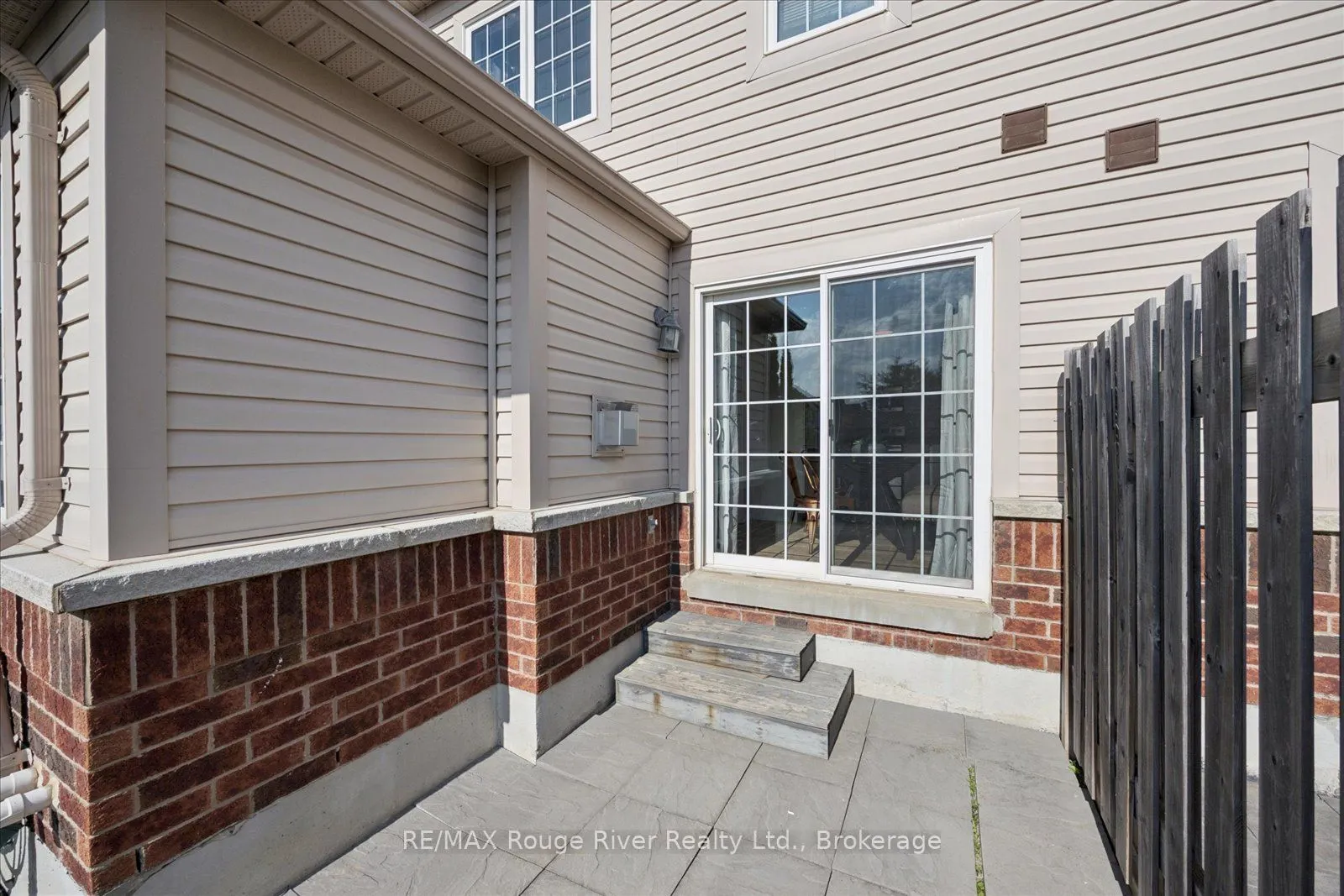 85 Lander Crescent