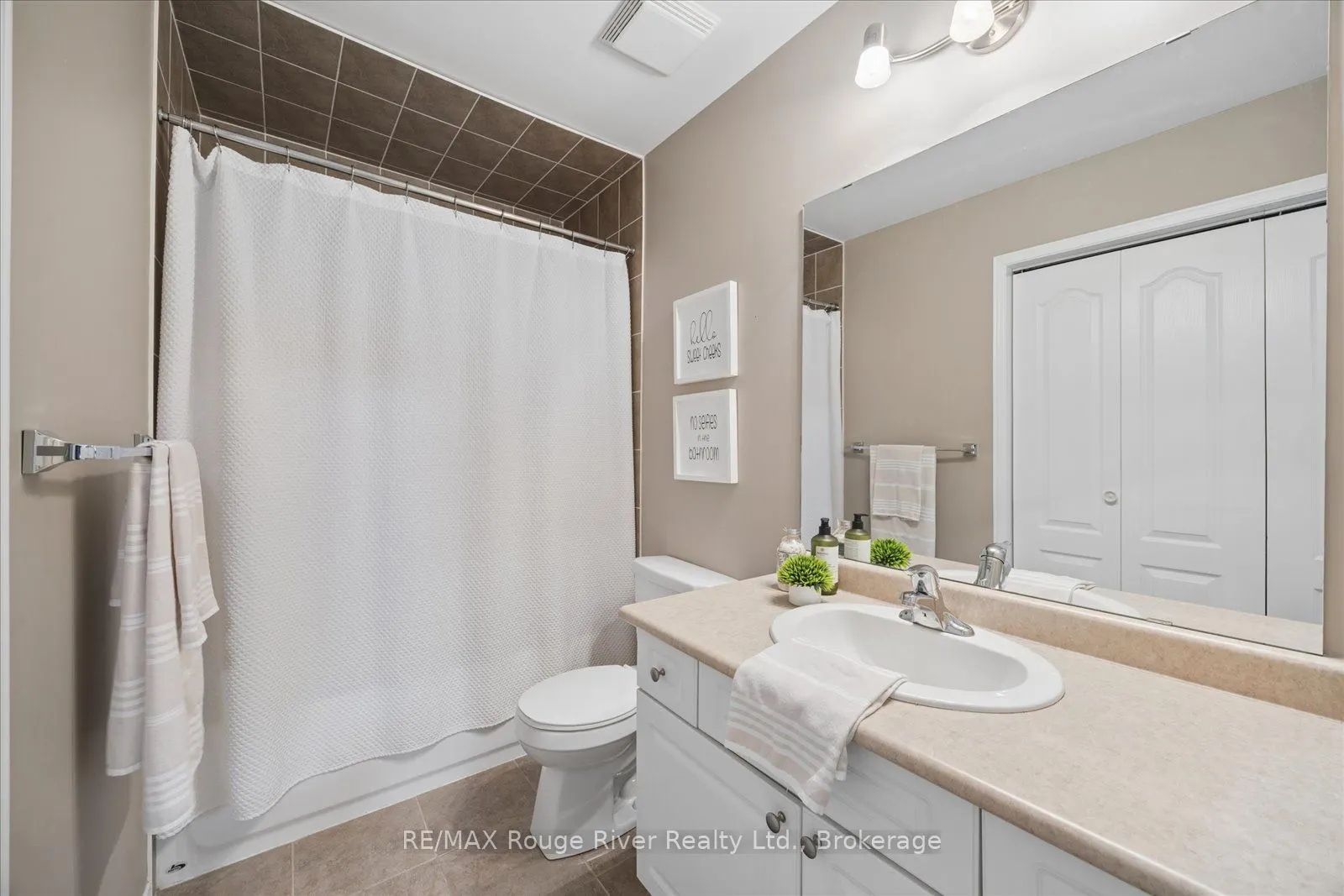 85 Lander Crescent