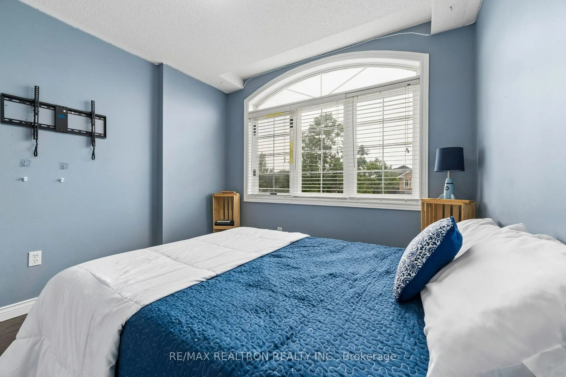 58 Lurosa Crescent