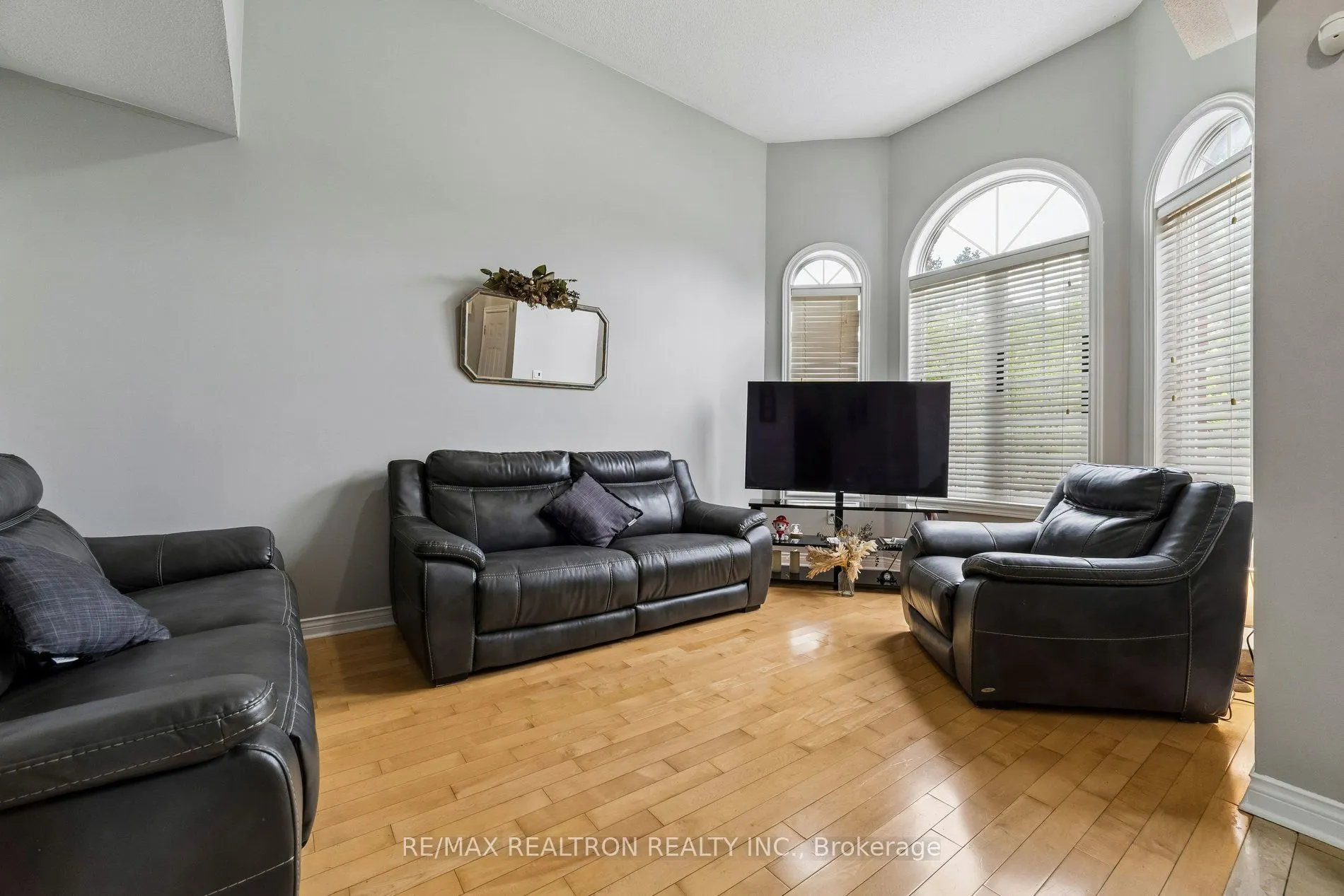 58 Lurosa Crescent