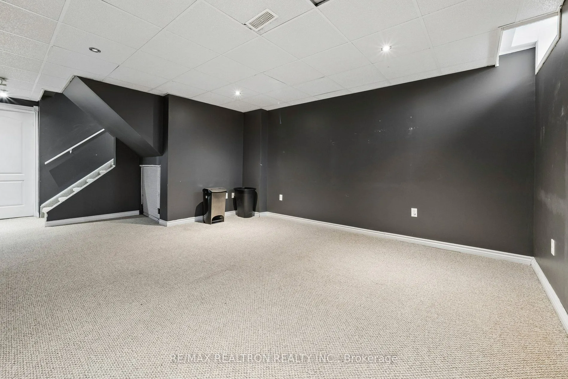 58 Lurosa Crescent