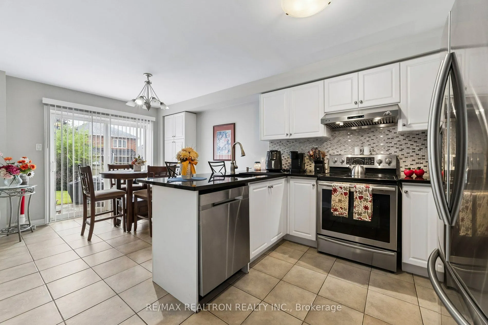 58 Lurosa Crescent