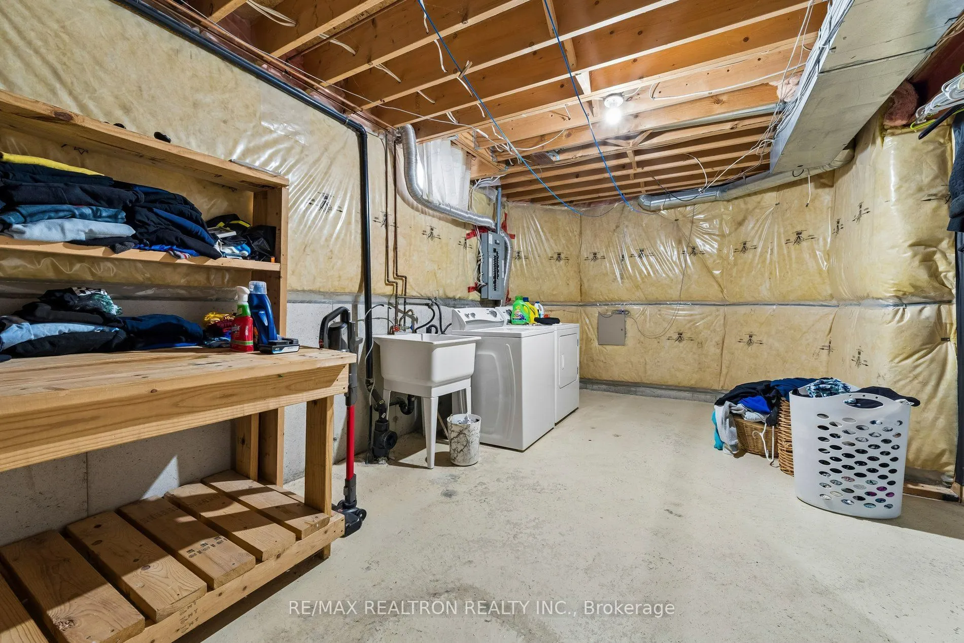 58 Lurosa Crescent