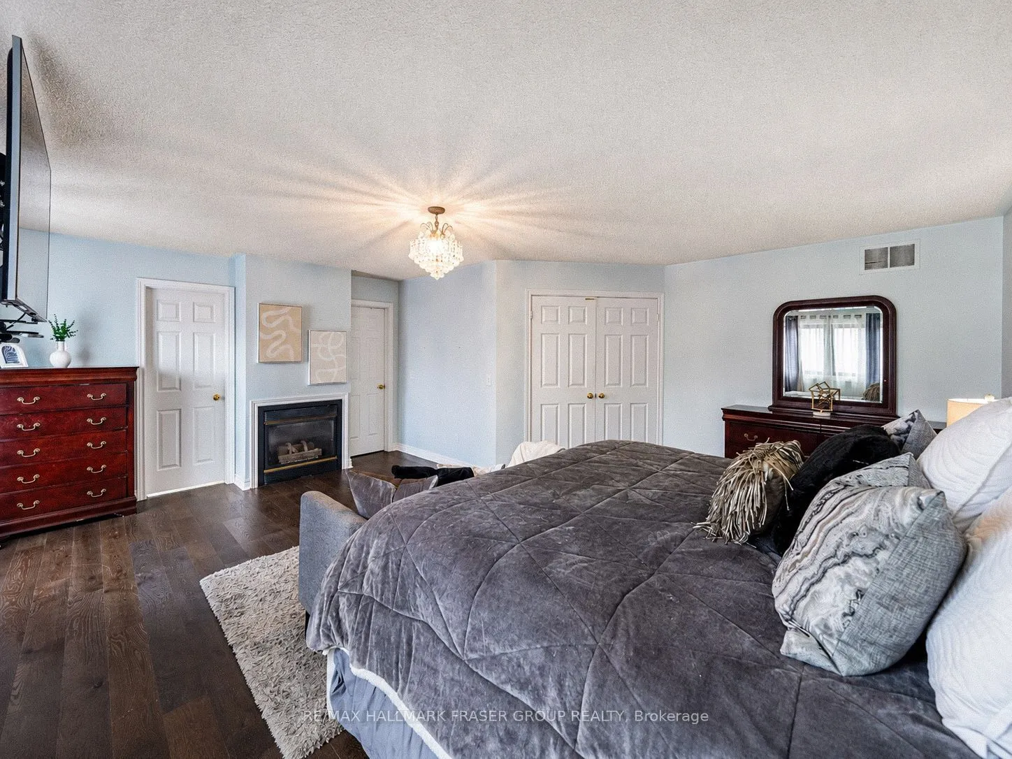 1 Mcneilage Court