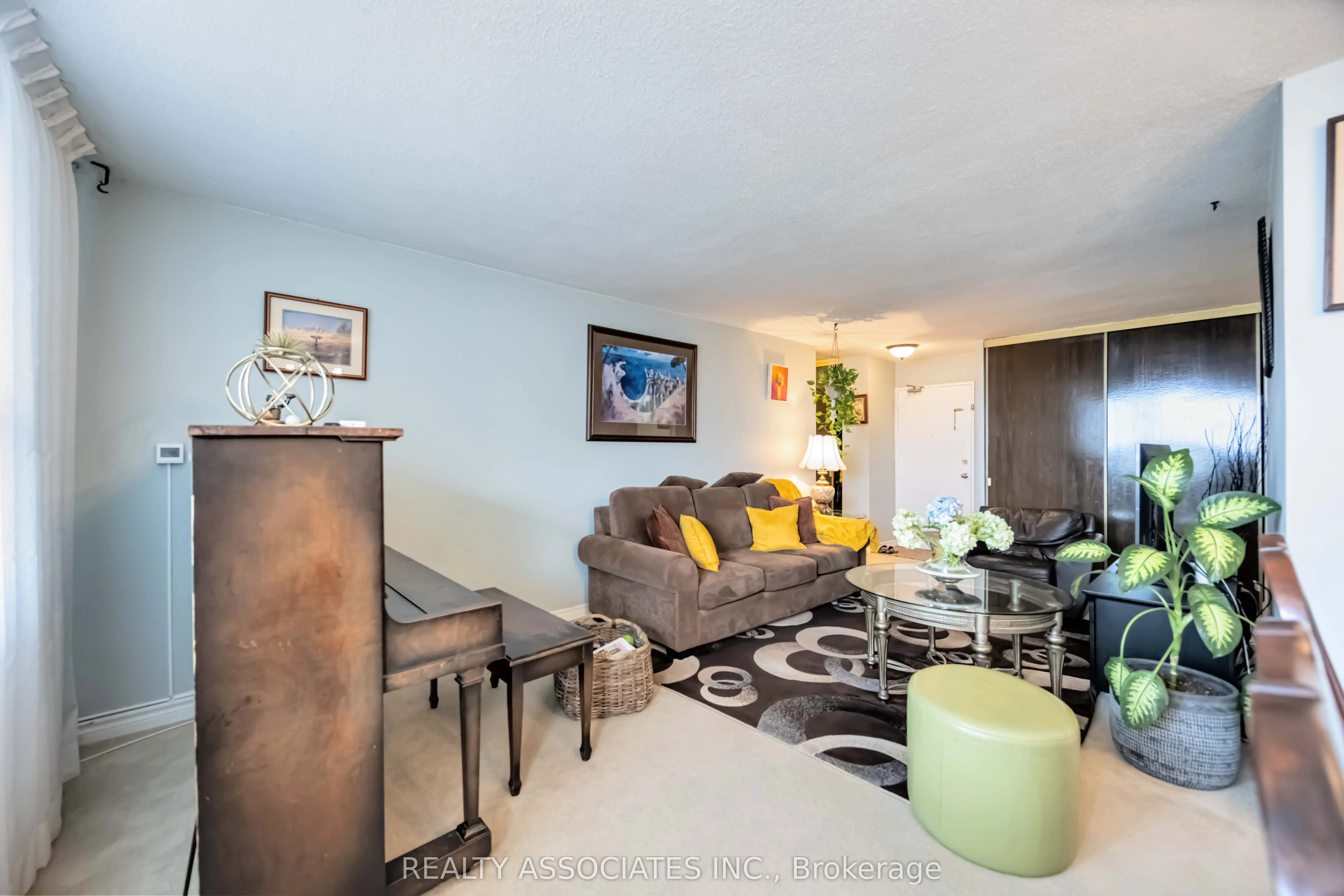 180 Markham Road #811