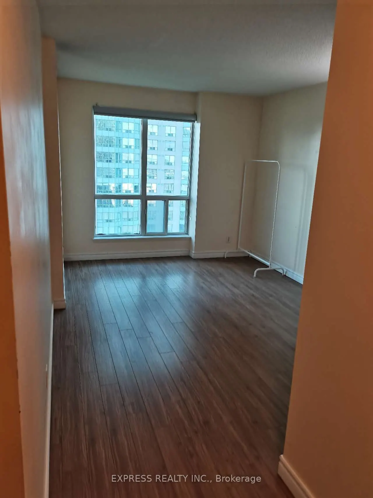 18 Lee Centre Drive #1111