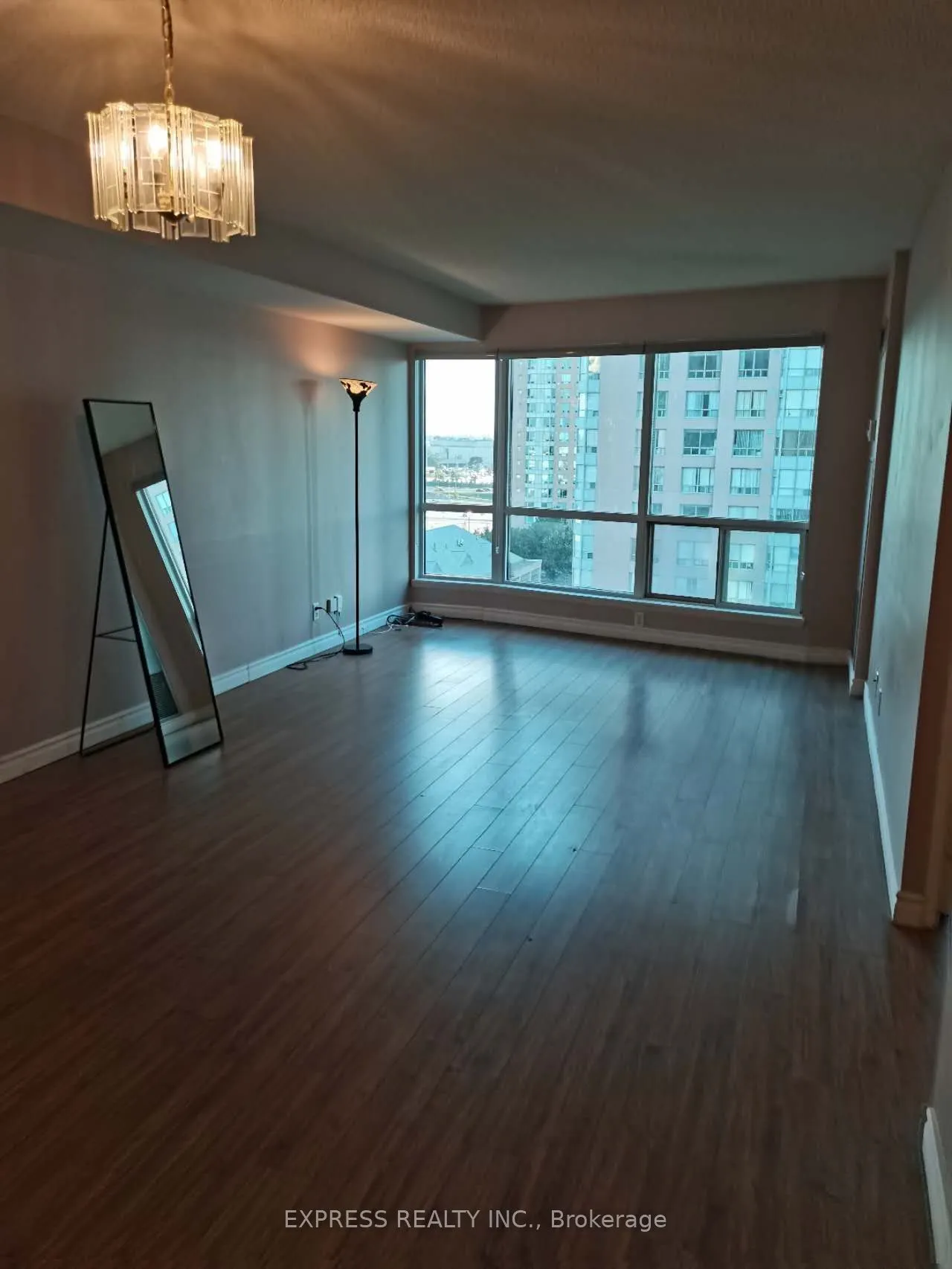 18 Lee Centre Drive #1111