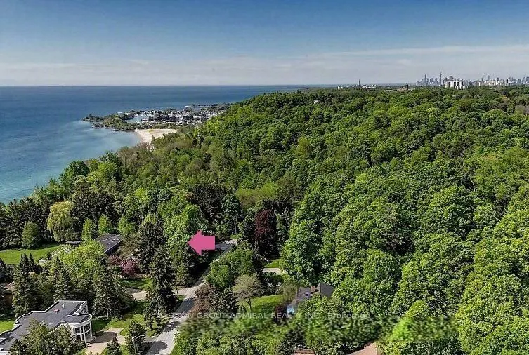 48 Meadowcliffe Drive