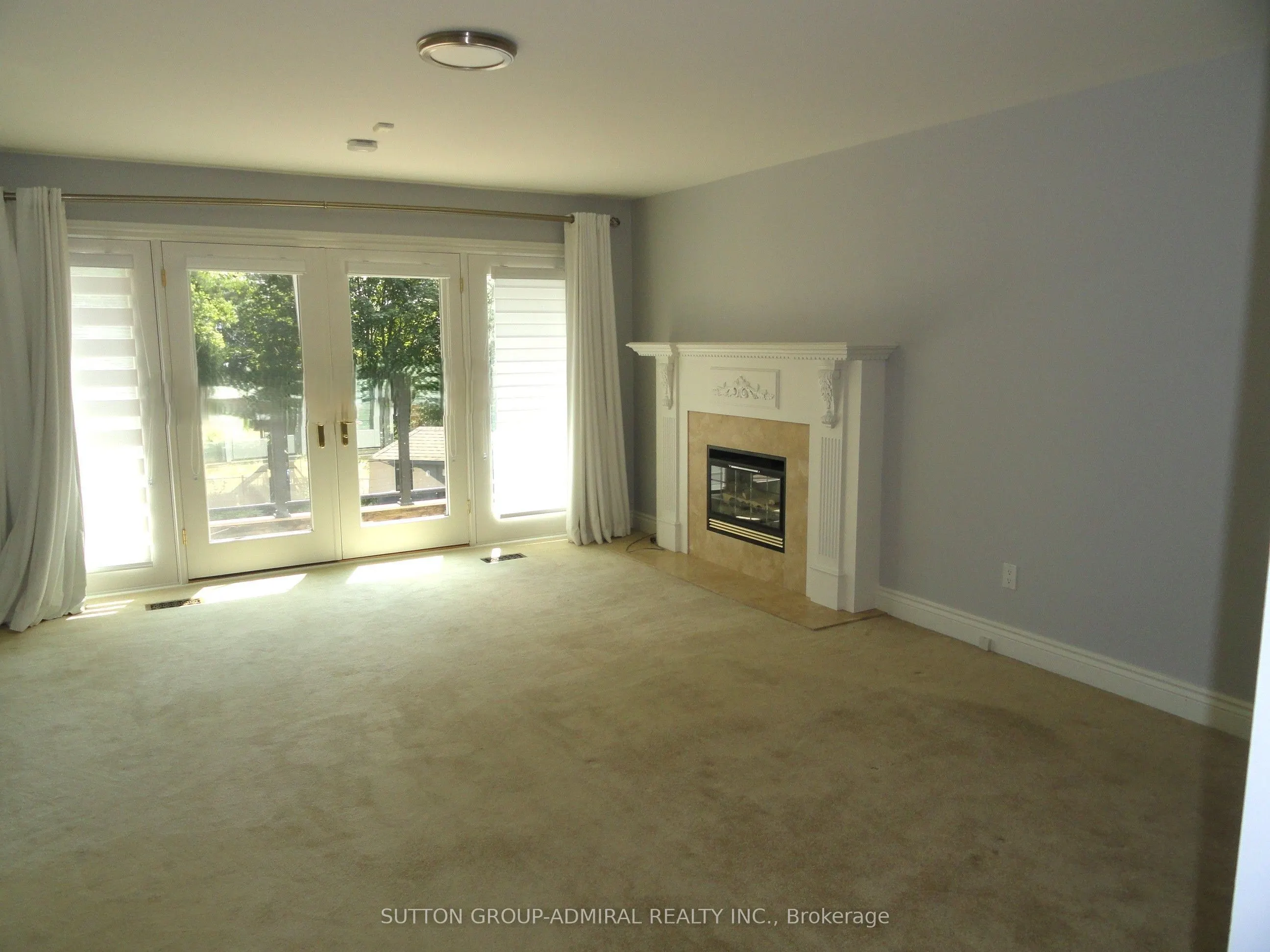 48 Meadowcliffe Drive