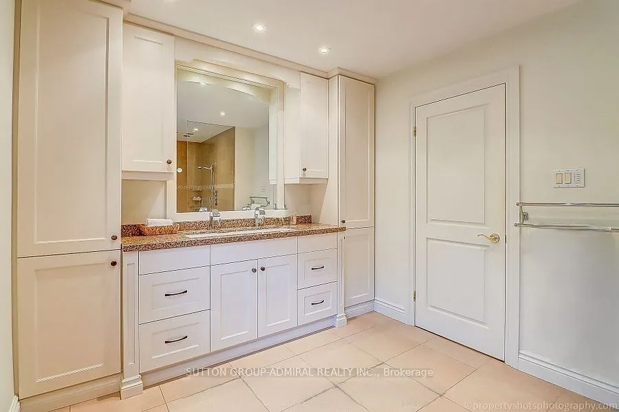 48 Meadowcliffe Drive