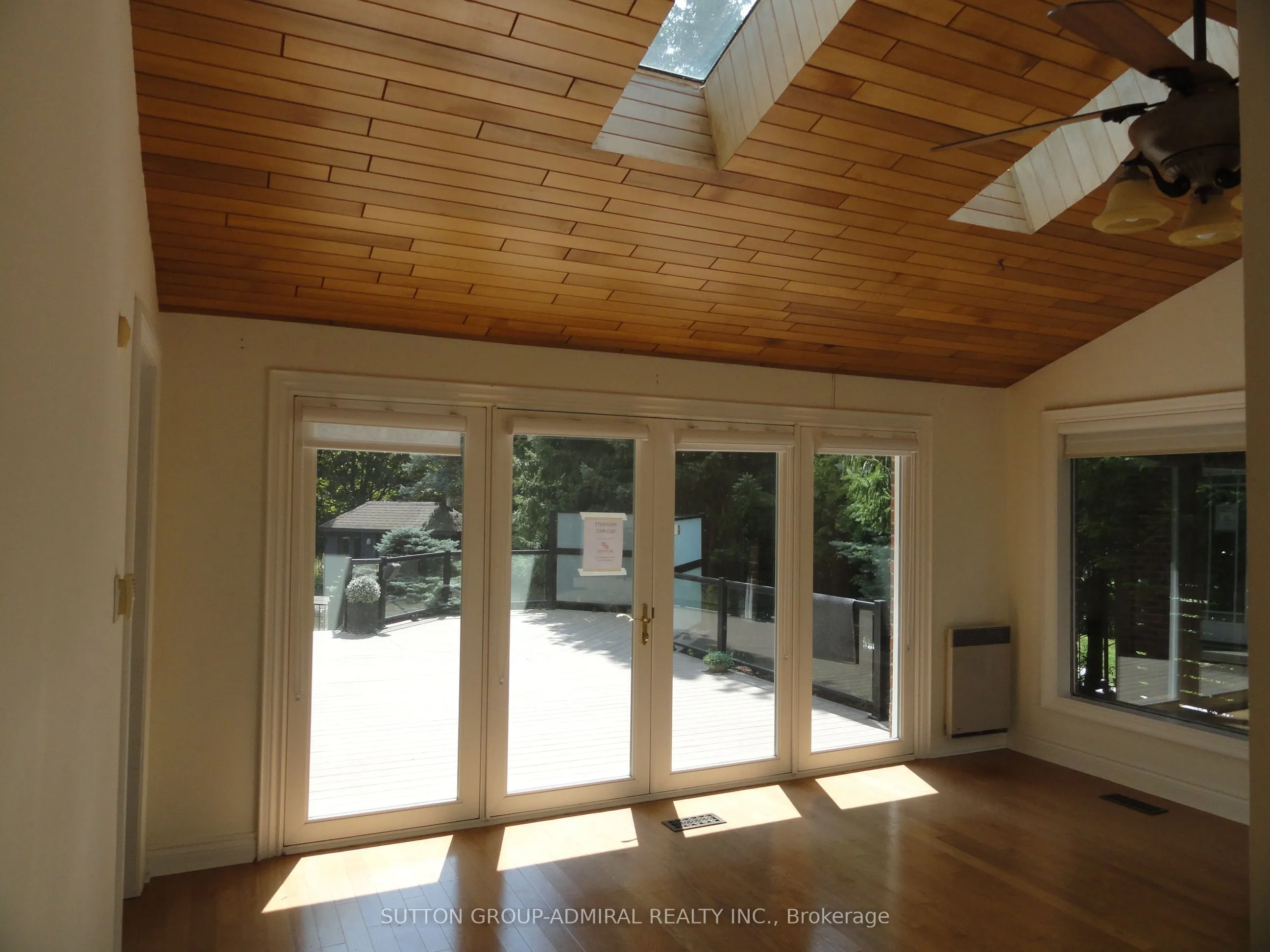 48 Meadowcliffe Drive