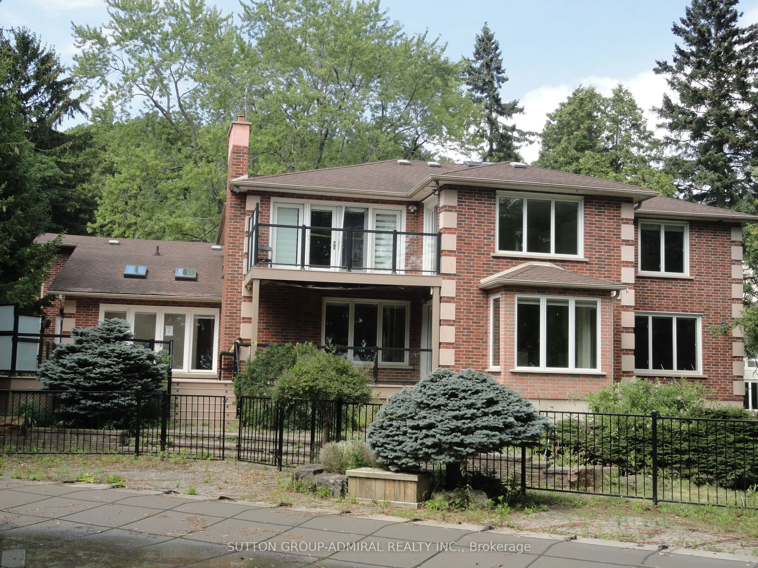48 Meadowcliffe Drive