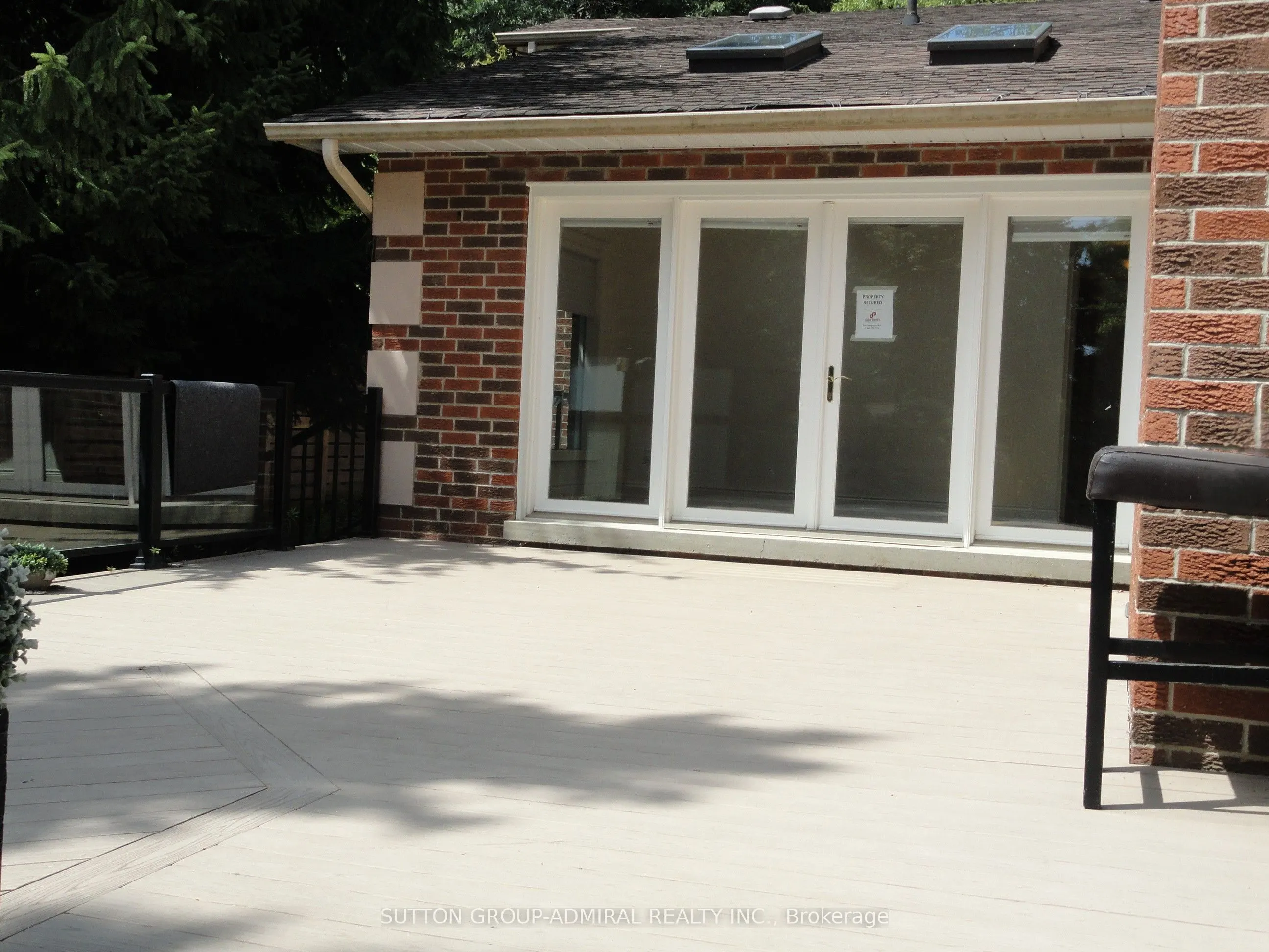 48 Meadowcliffe Drive